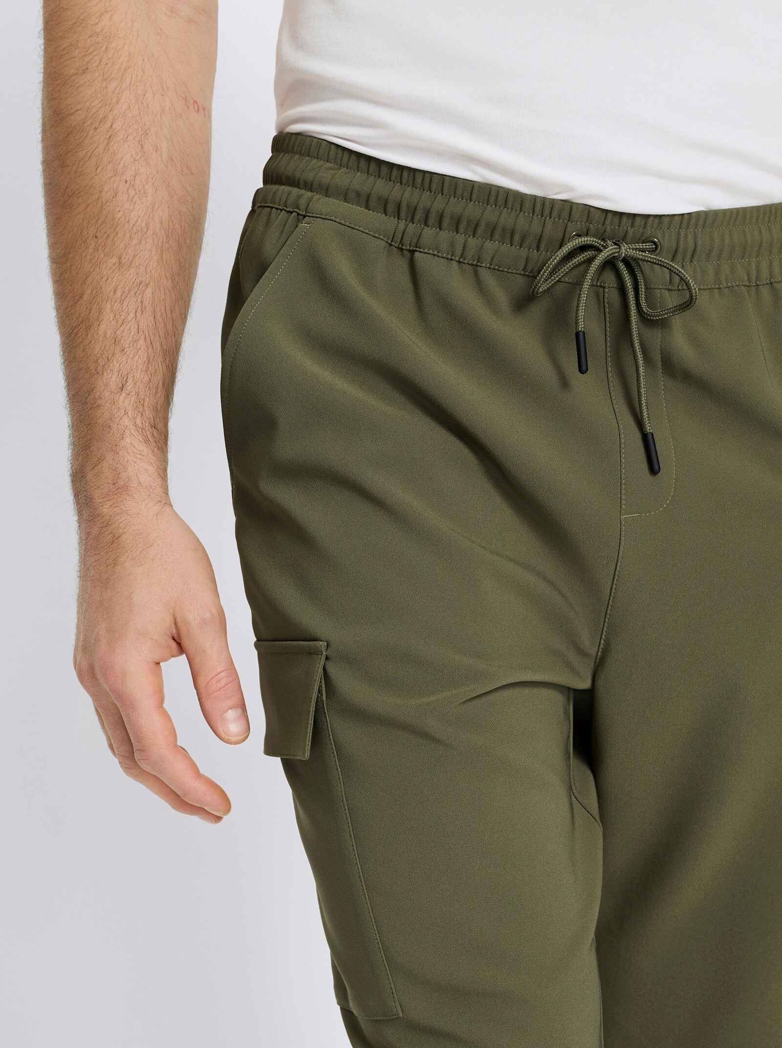 Catamaran Hose mit praktischen Taschen - oliv