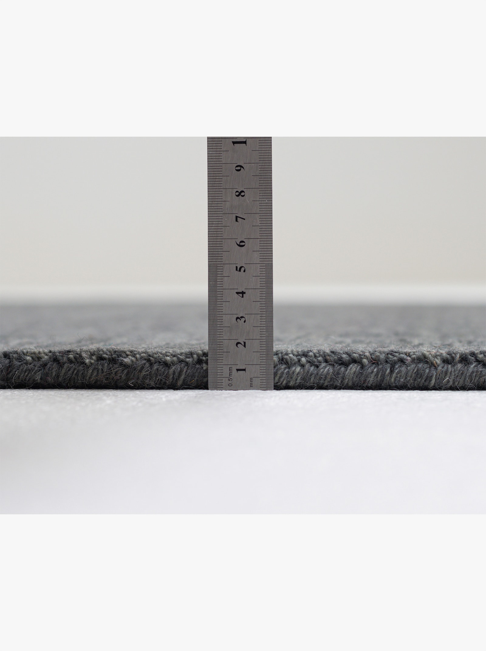 Theko Handwebteppich - anthrazit