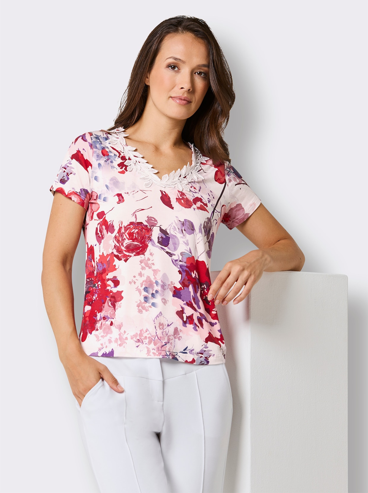 CREATION L PREMIUM V-Shirt mit Spitzenband am Ausschnitt - weiß-erdbeere-bedruckt