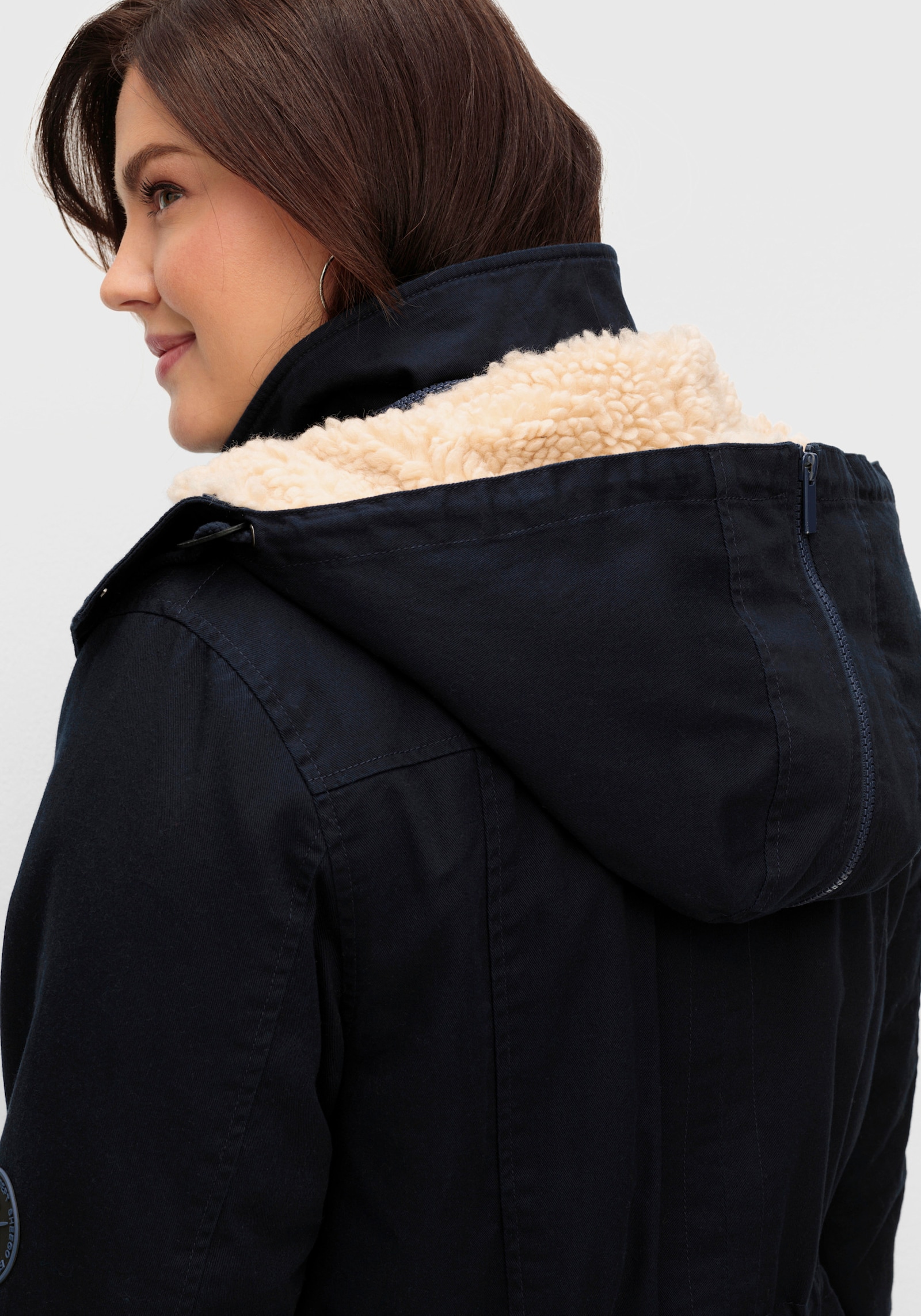 sheego Parka mit Taillen-Gummizug, warm wattiert - nachtblau