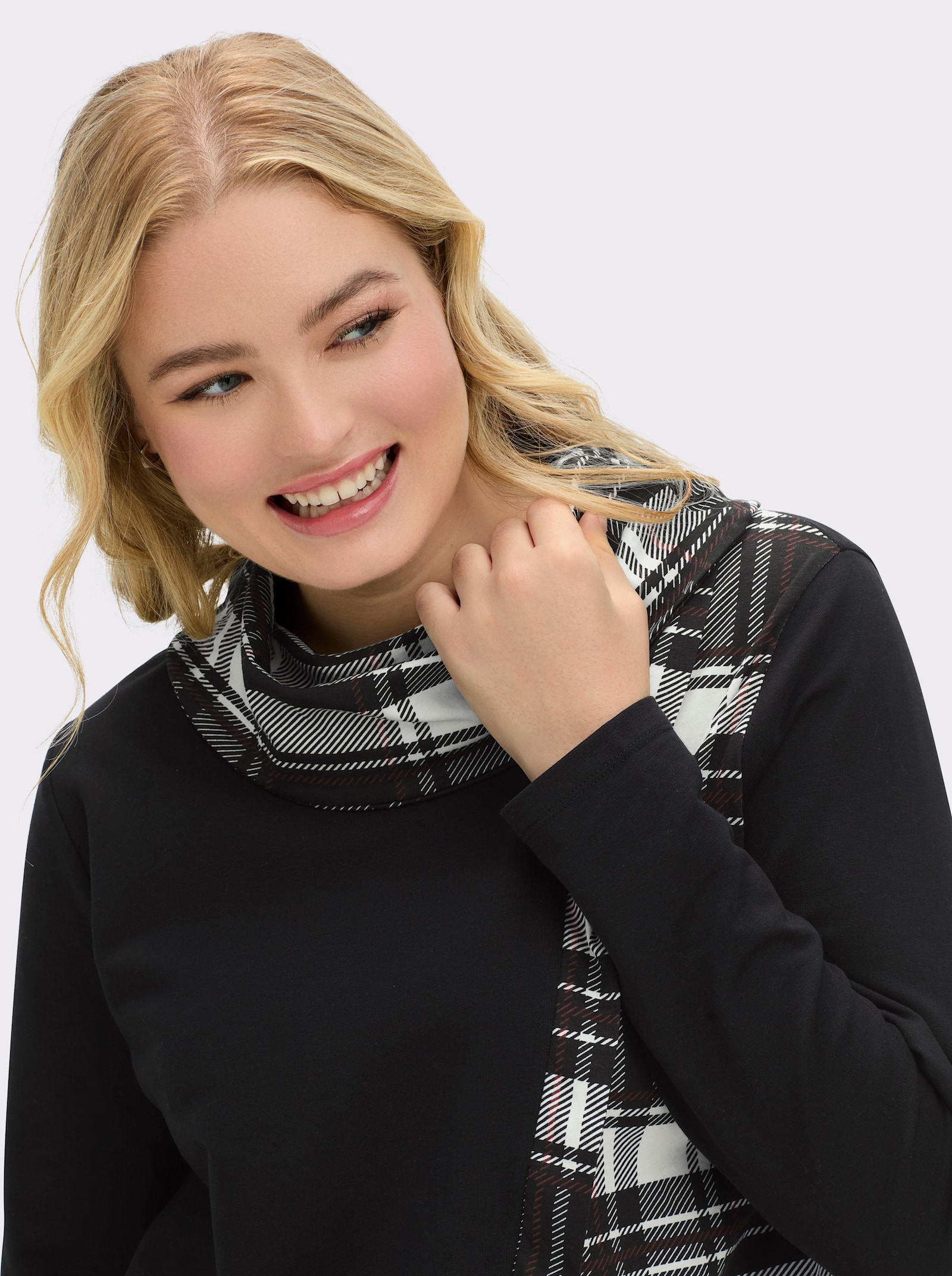 Sweatshirt mit Karo-Einsätzen - schwarz-gemustert