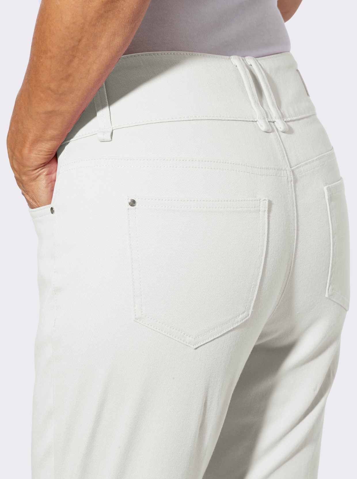 Bootcut-Jeans mit hoher Taille - weiss