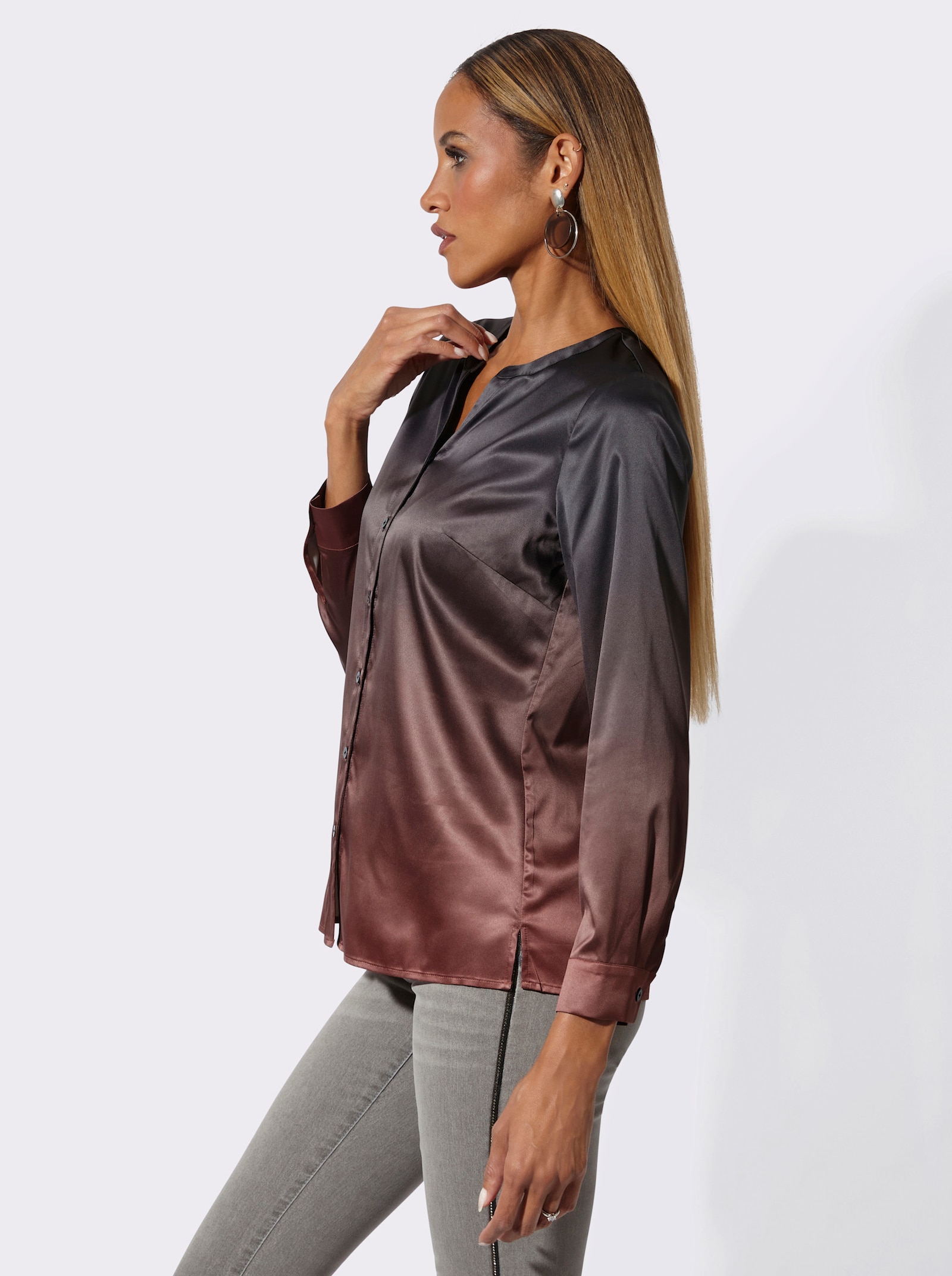 Langarmbluse aus matt-schimmernden Satin - schwarz-rotbraun-bedruckt