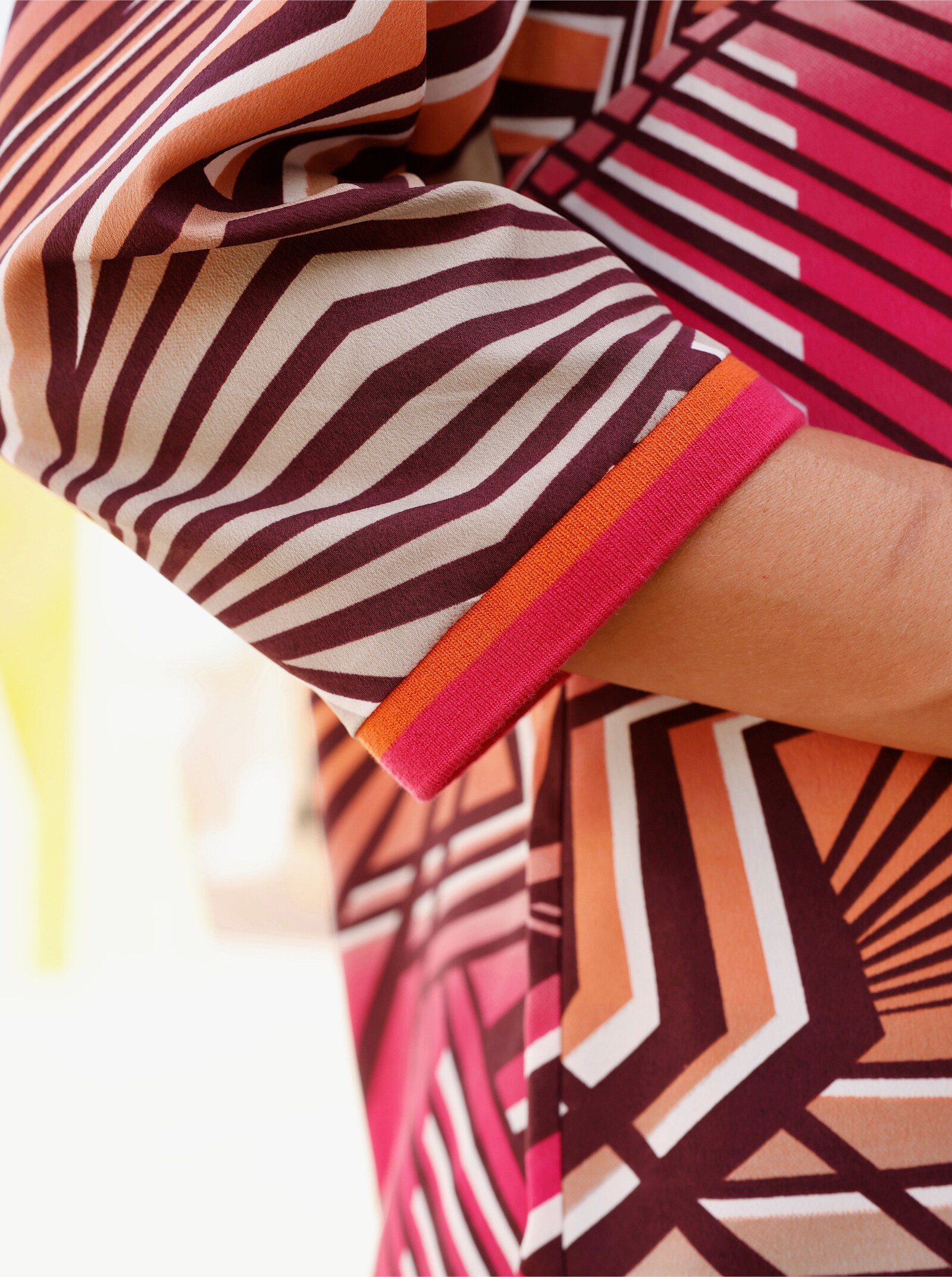 Longbluse mit Grafikmuster - pink-papaya-bedruckt