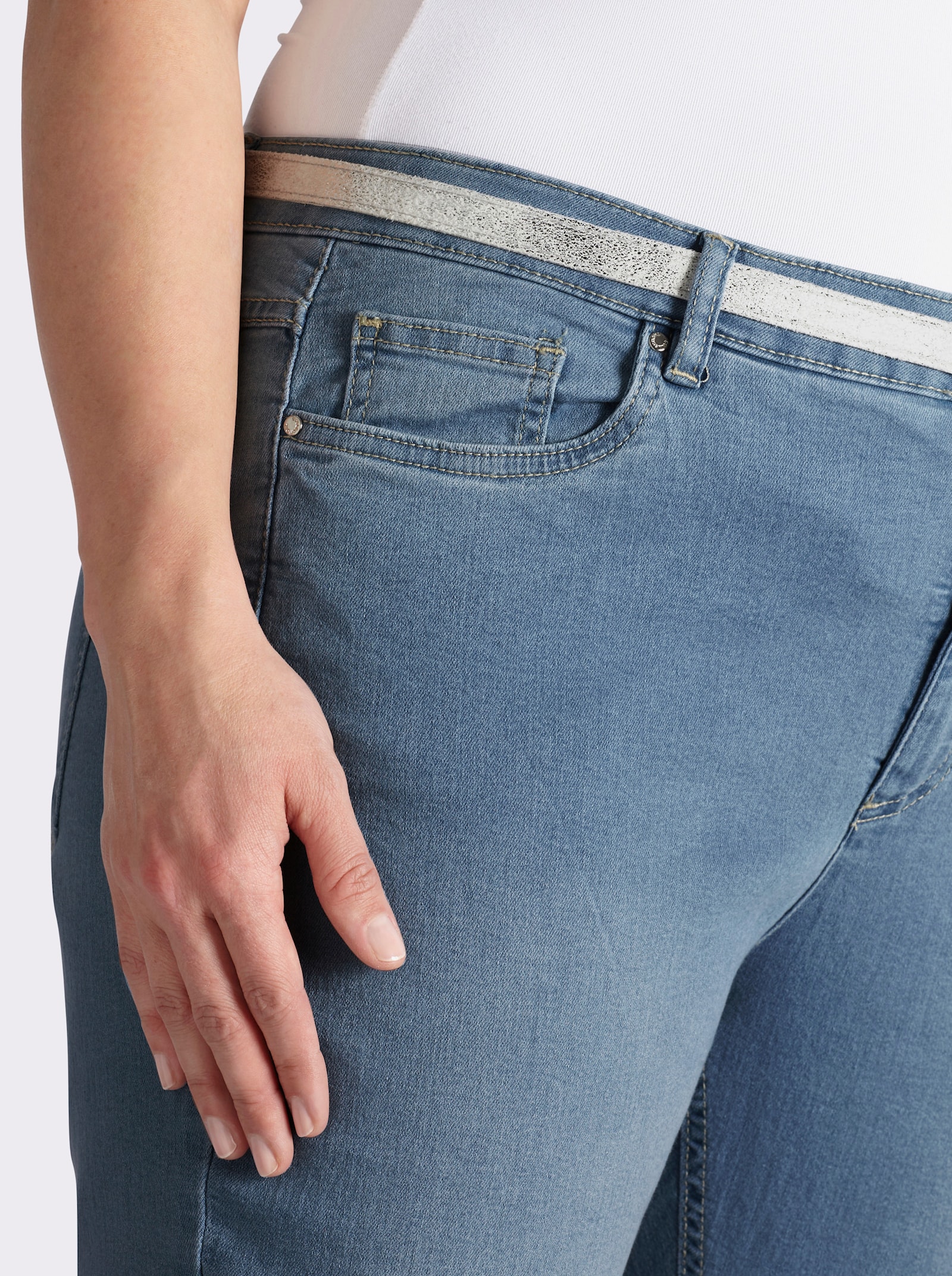  Caprijeans inklusive Gürtel - blue-bleached