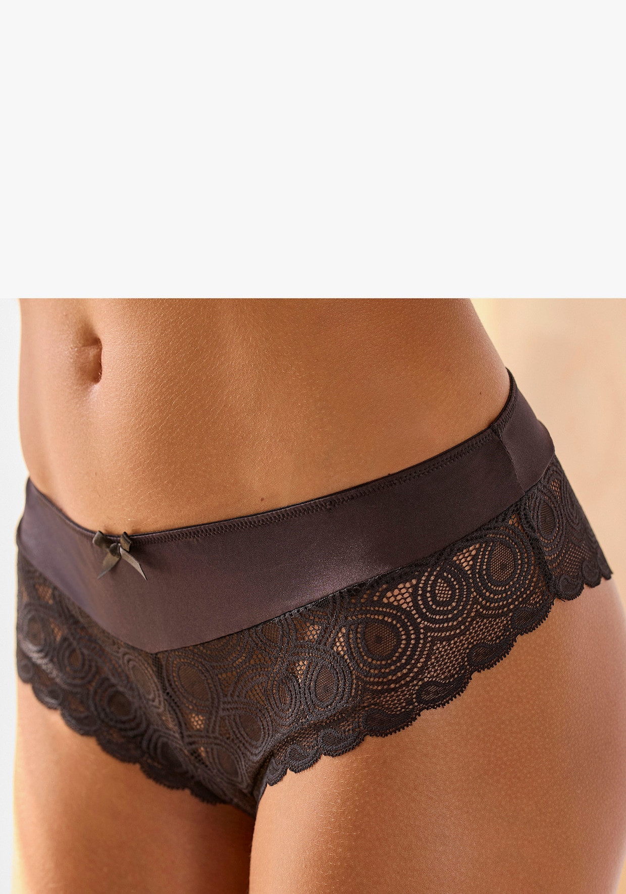 LASCANA Stringpanty - zwart