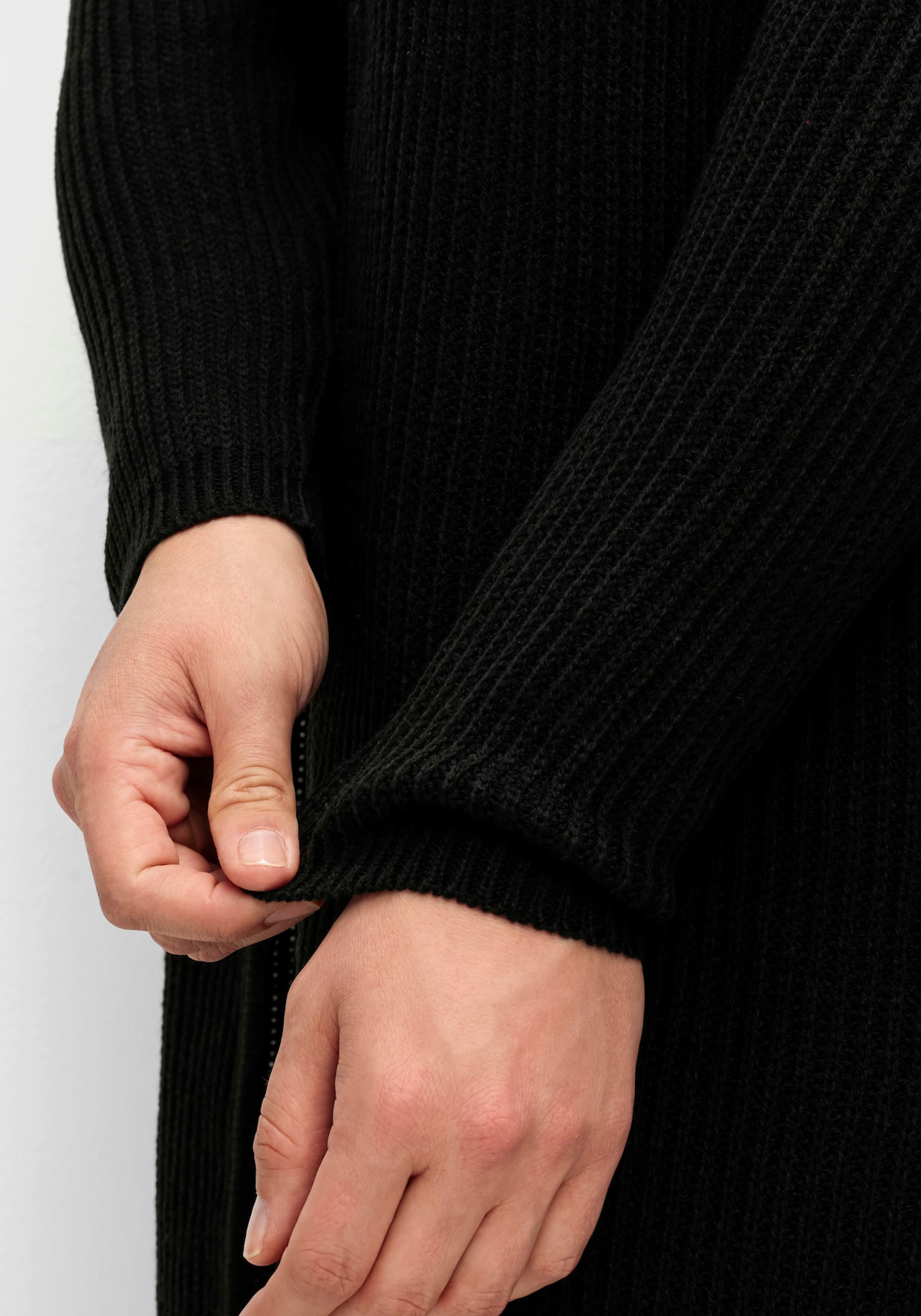 Strickjacke mit gerippten Abschlüssen - schwarz