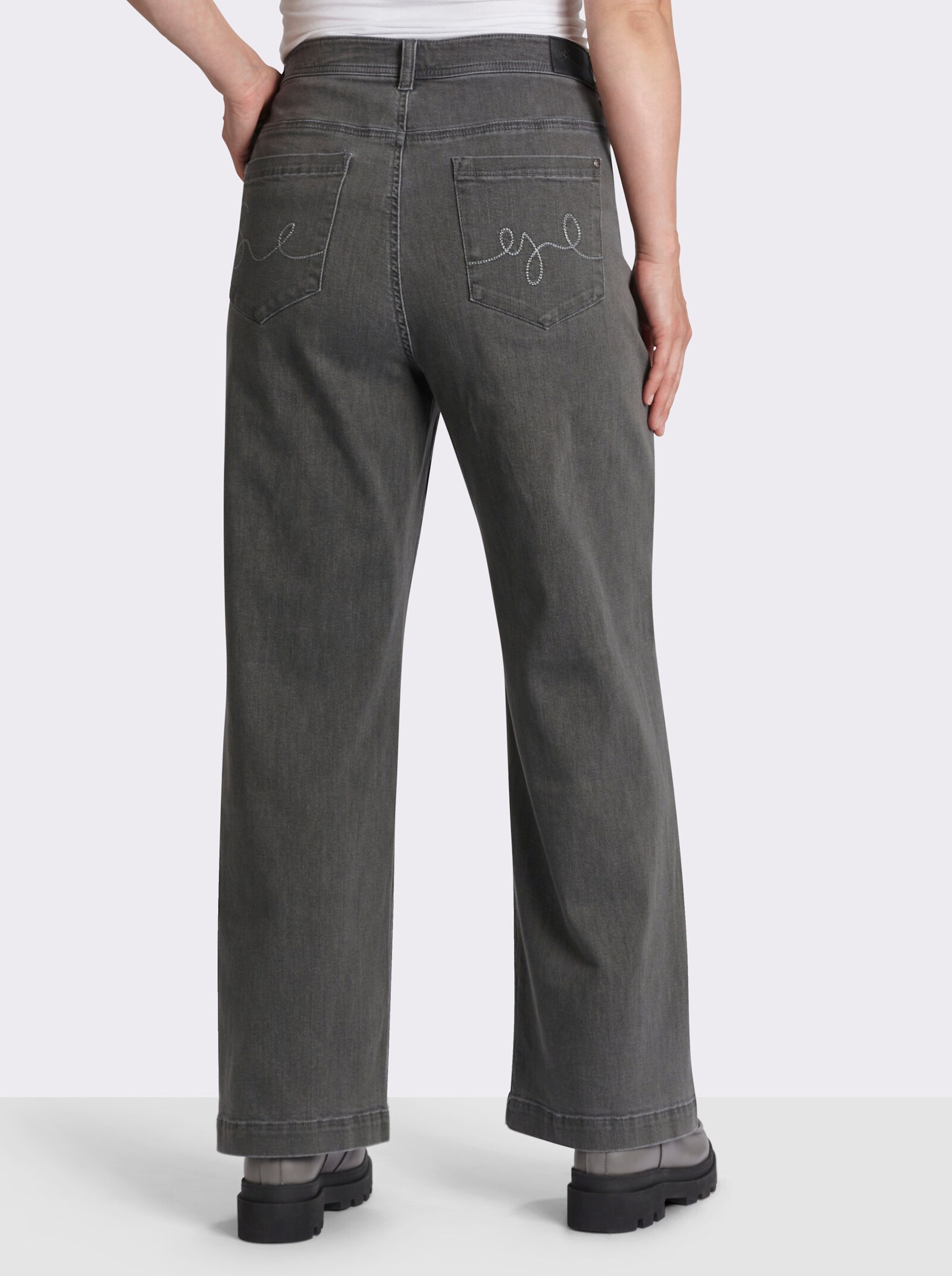 sheego Jeans in weitem Beinverlauf - grey denim
