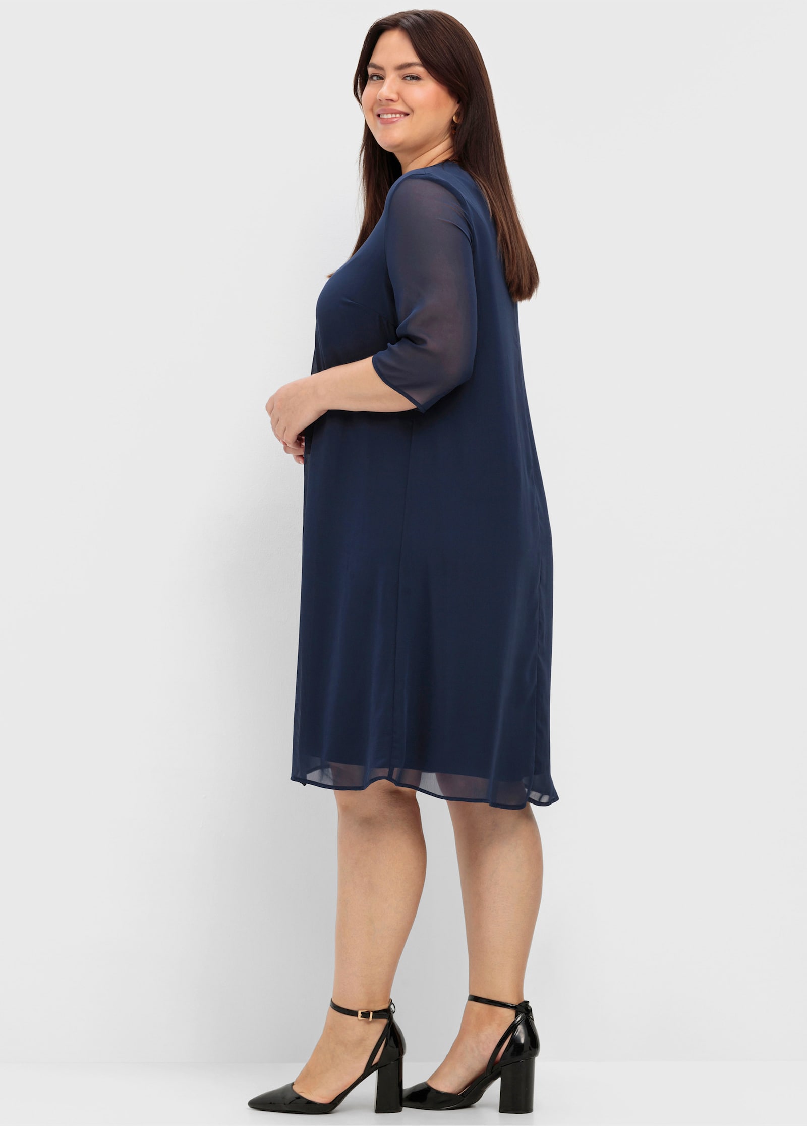 sheego Cocktailjurk in laagjeslook - marine