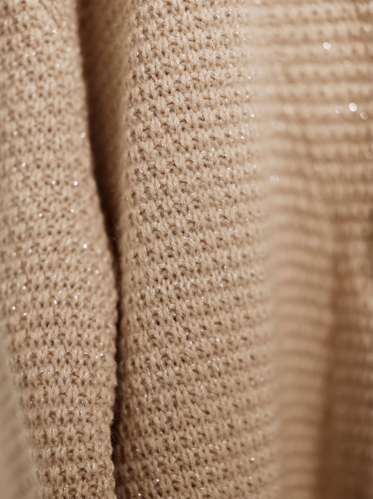 Strickjacke mit silberfarbigem Glanzgarn - beige