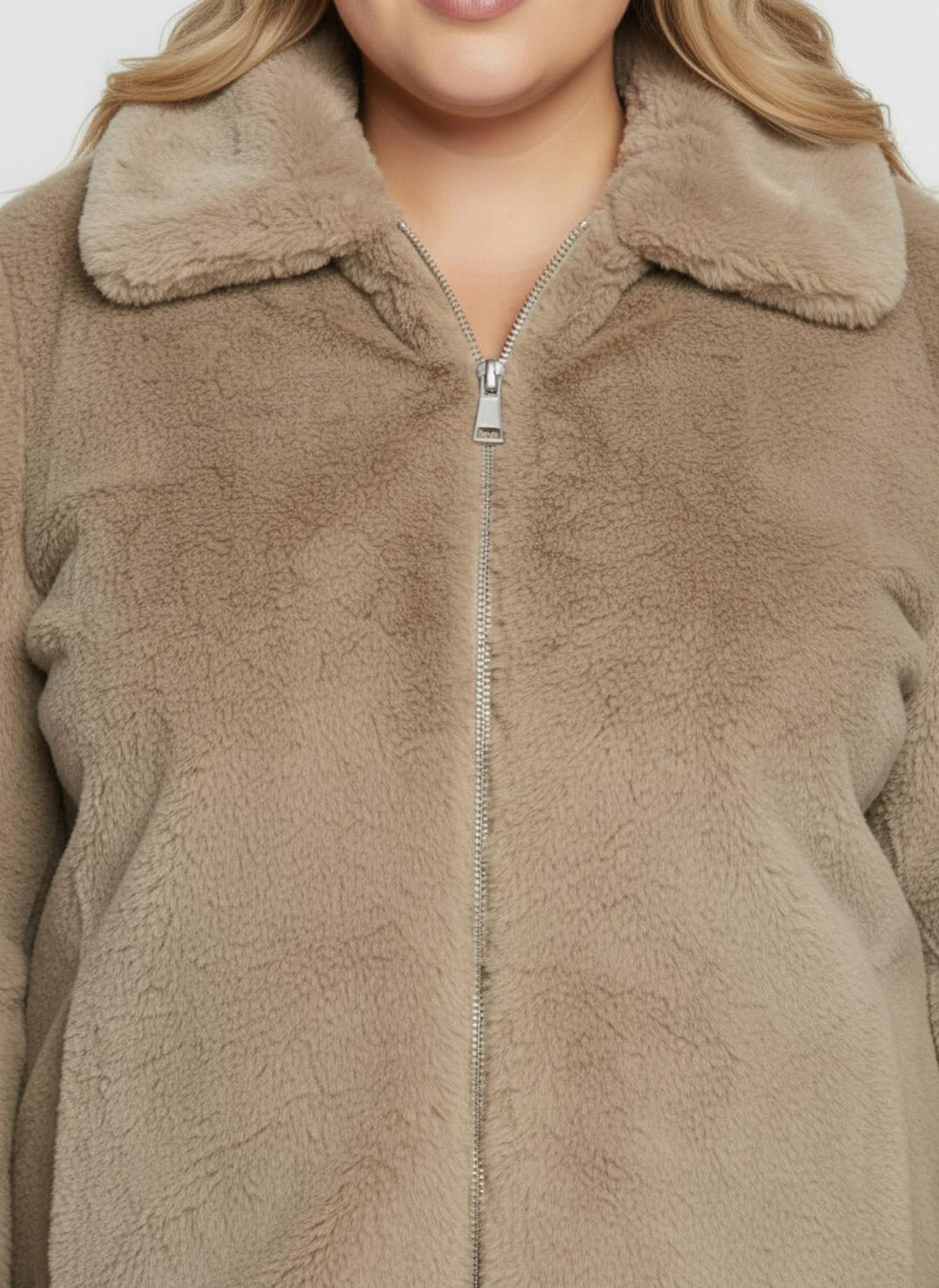 Fellimitatjacke mit Umlegekragen - beige