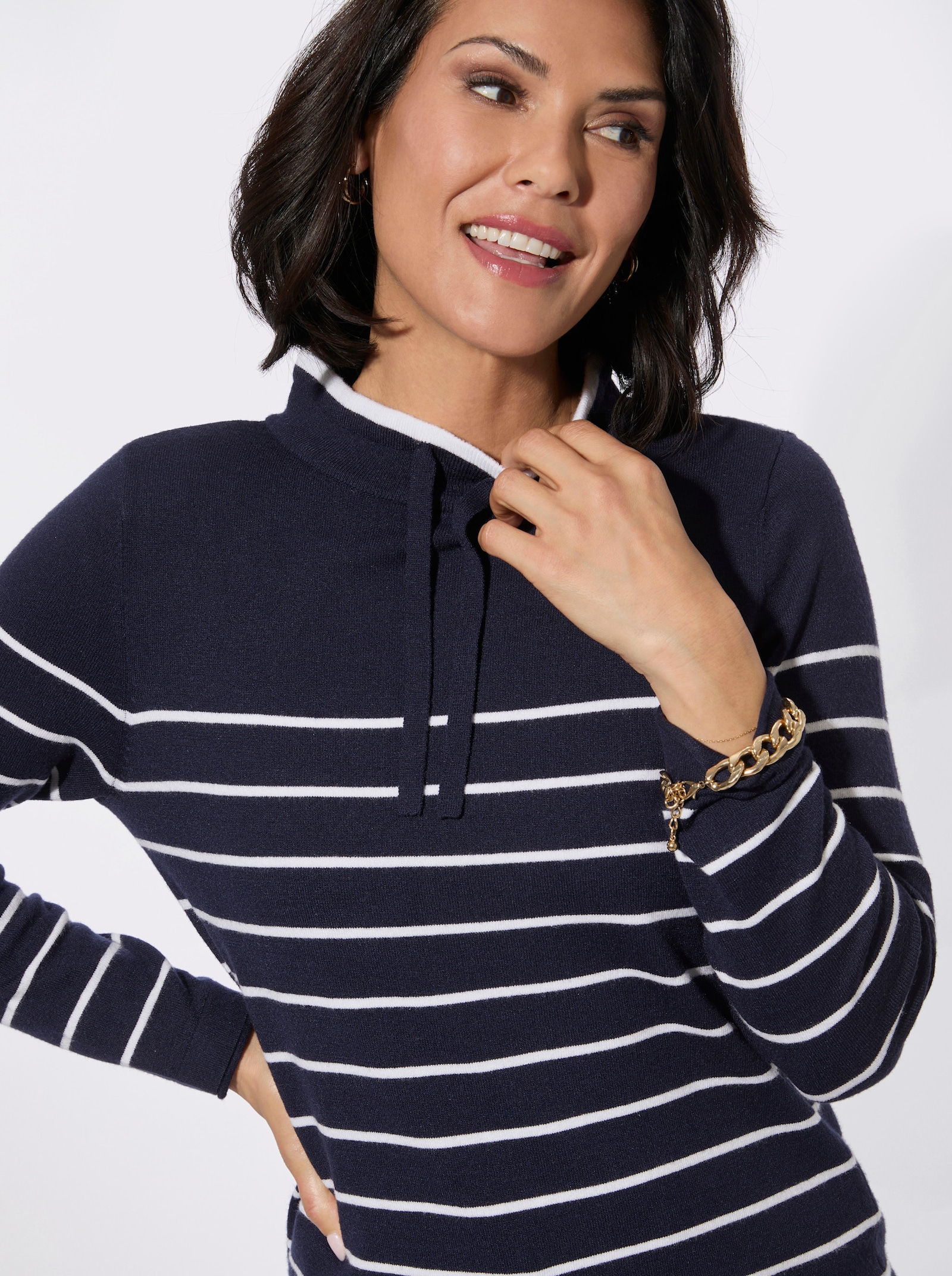 Stehkragenpullover mit sportiven Details - marine-ecru-geringelt