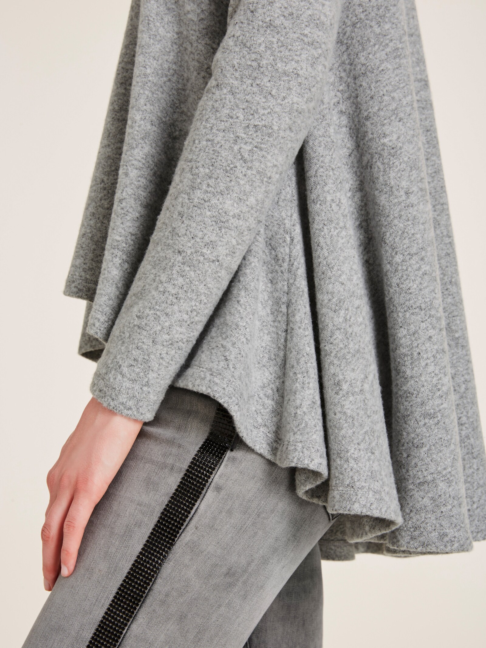 heine Langarmshirt mit verlängerter Rückenpartie - grau