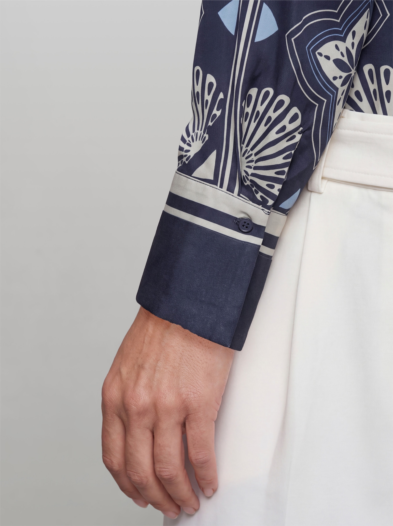 heine Druckbluse mit Bordürenprint - marine-champagner-bedruckt