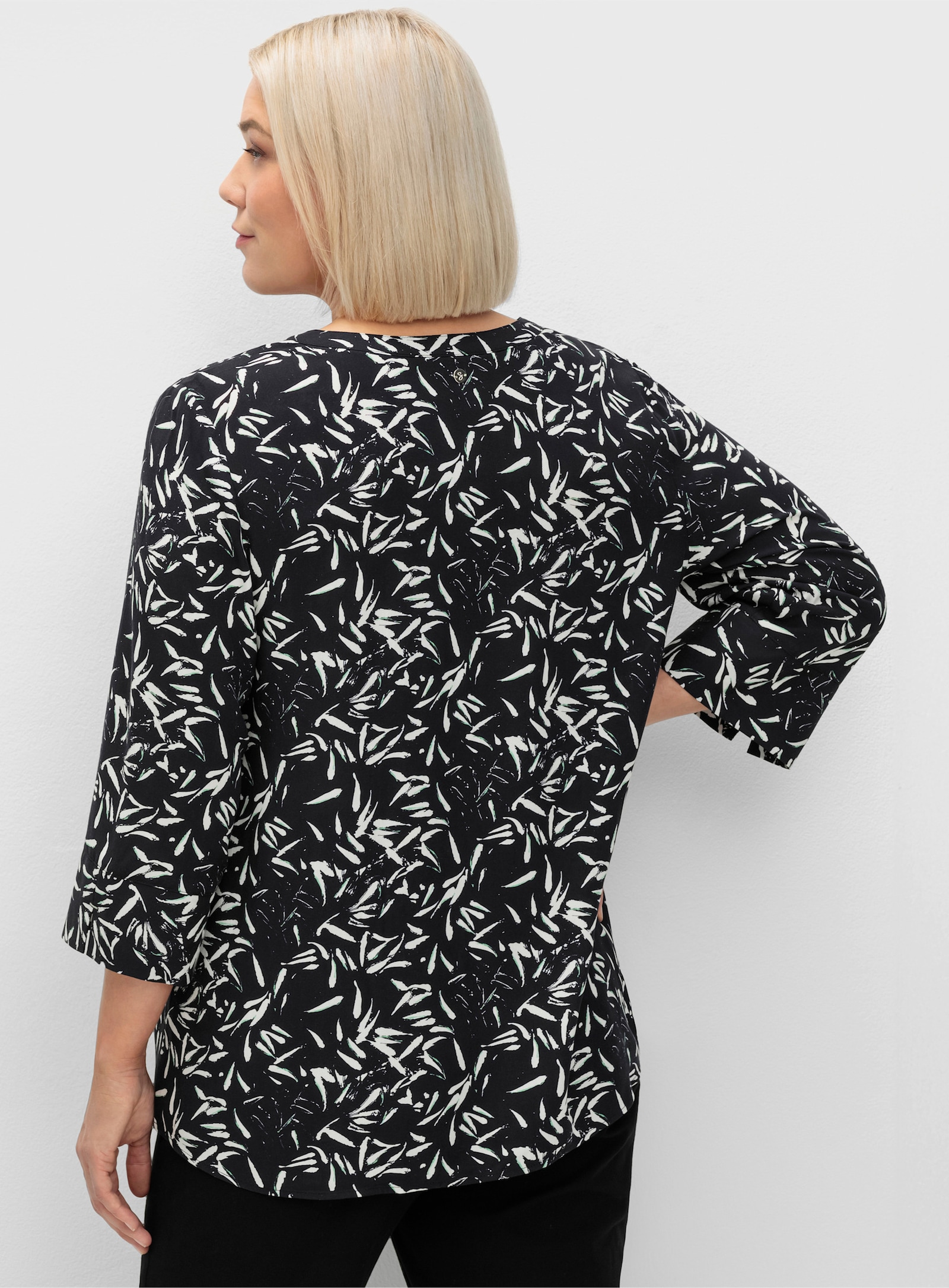 sheego Tunika mit 3/4-Arm und Alloverprint - schwarz-weiß gemustert