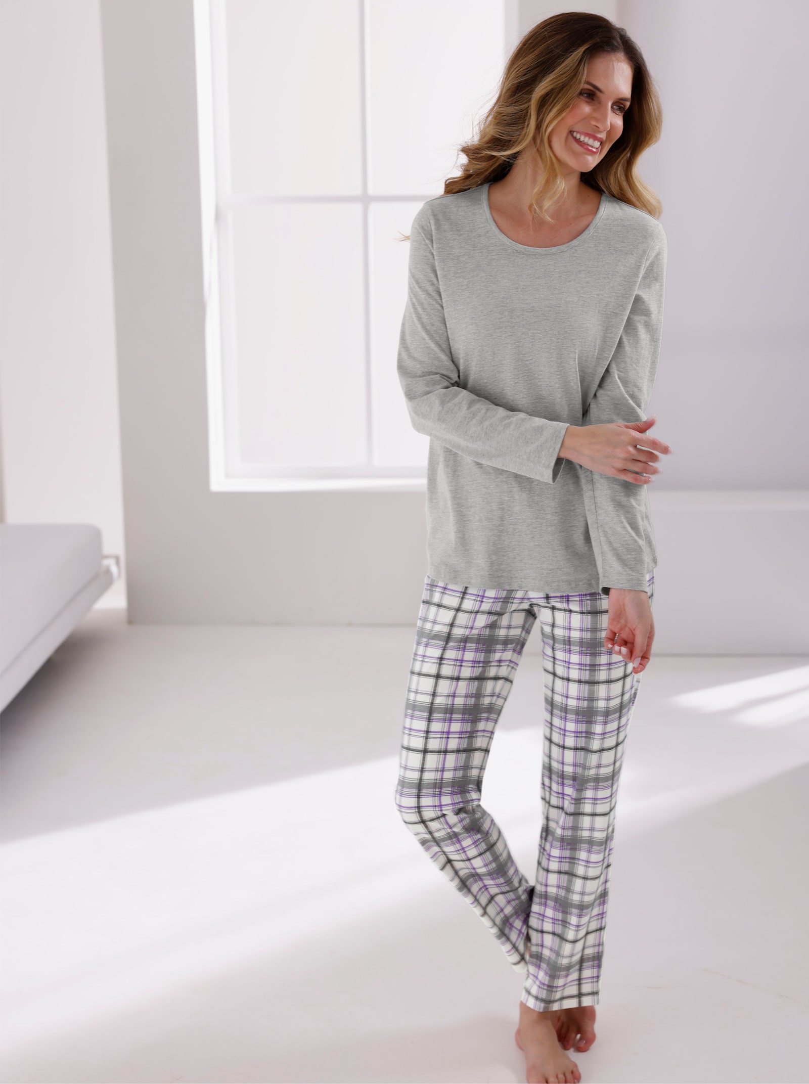 wäschepur Schlafanzüge mit karierten Hosen - grau-meliert-bedruckt + lavendel-bedruckt