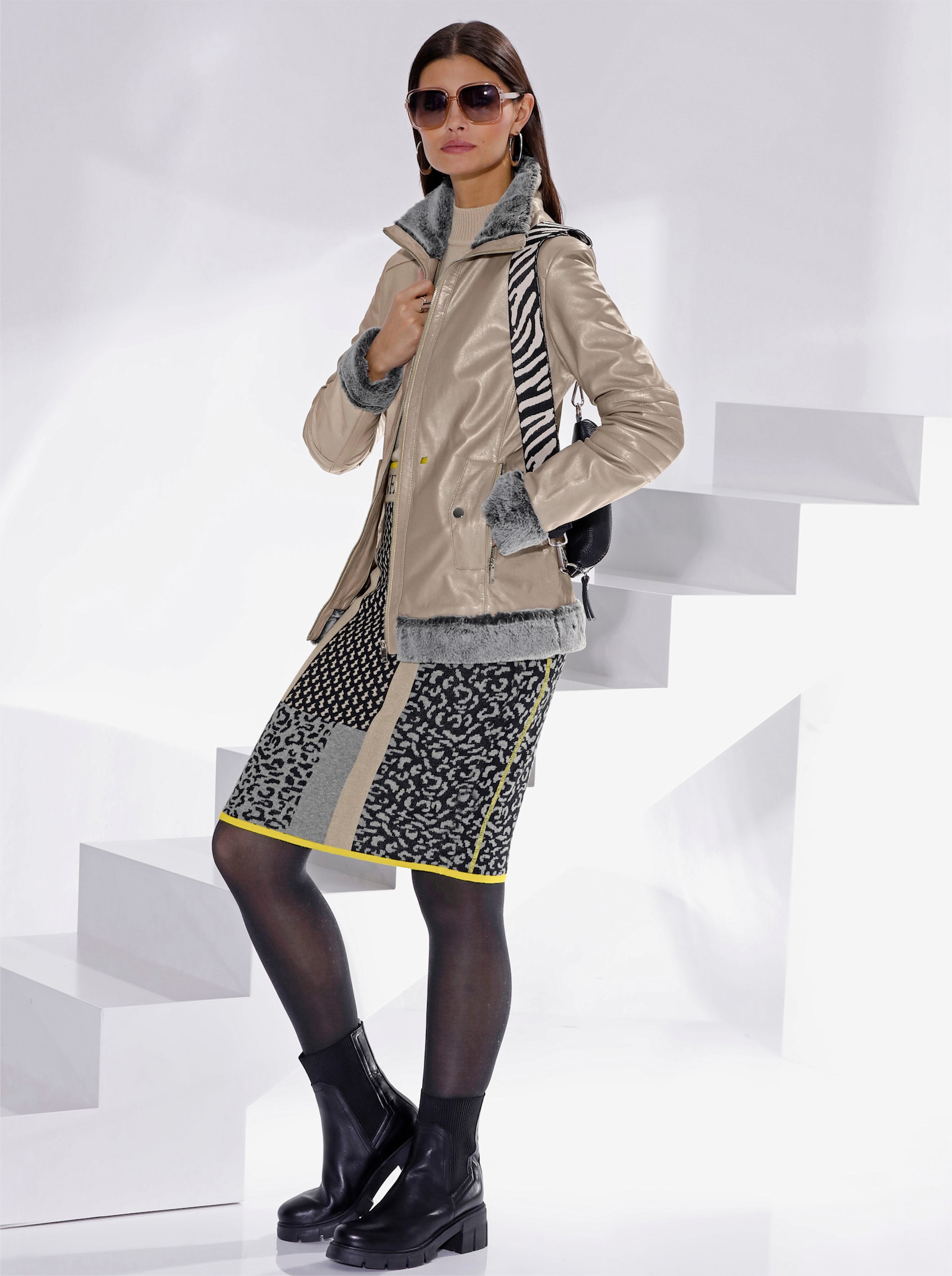 Mainpol Leren jack met details van imitatiebont - beige