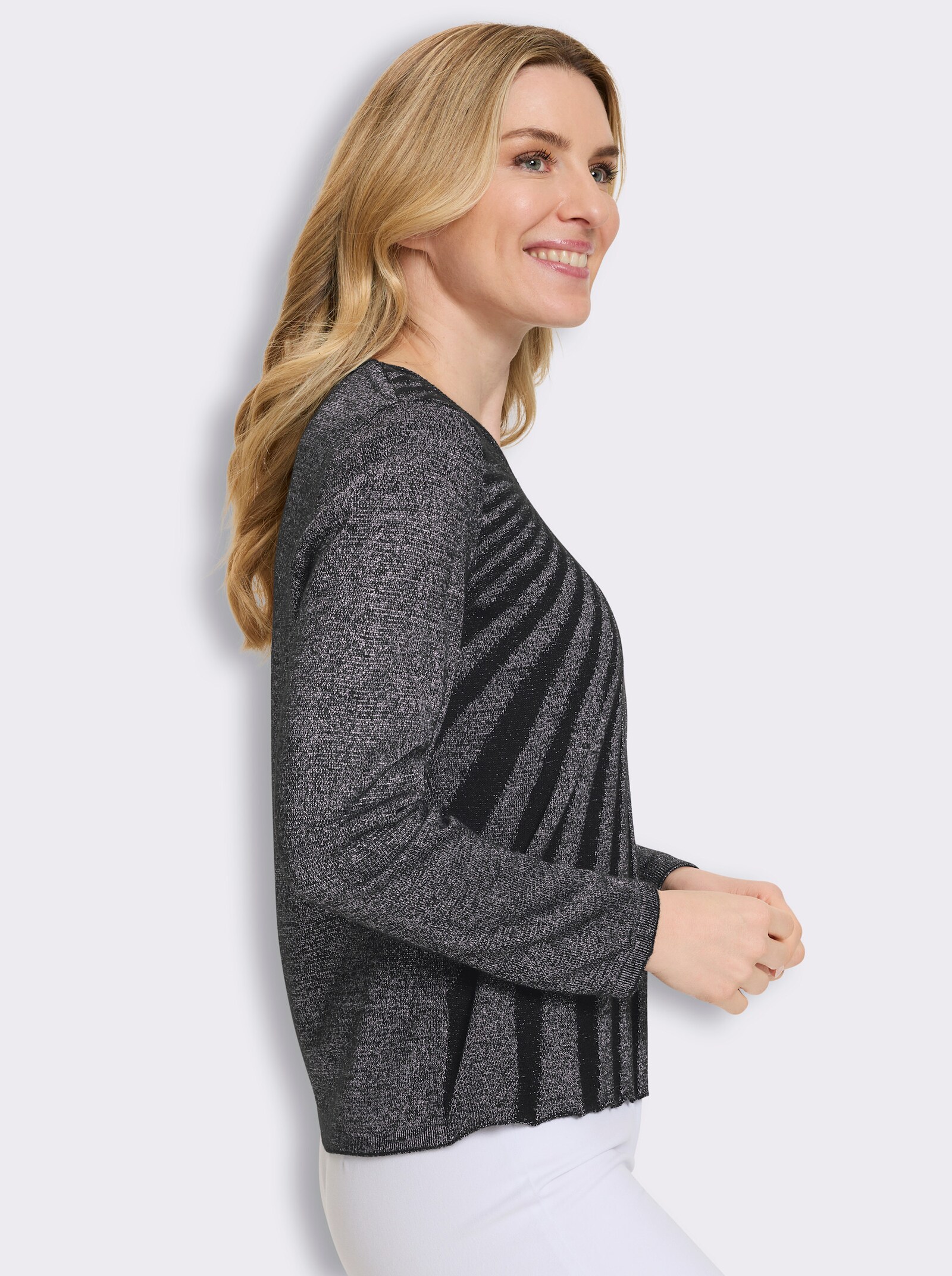 V-Ausschnitt-Pullover mit Glanzgarn - schwarz-silberfarben