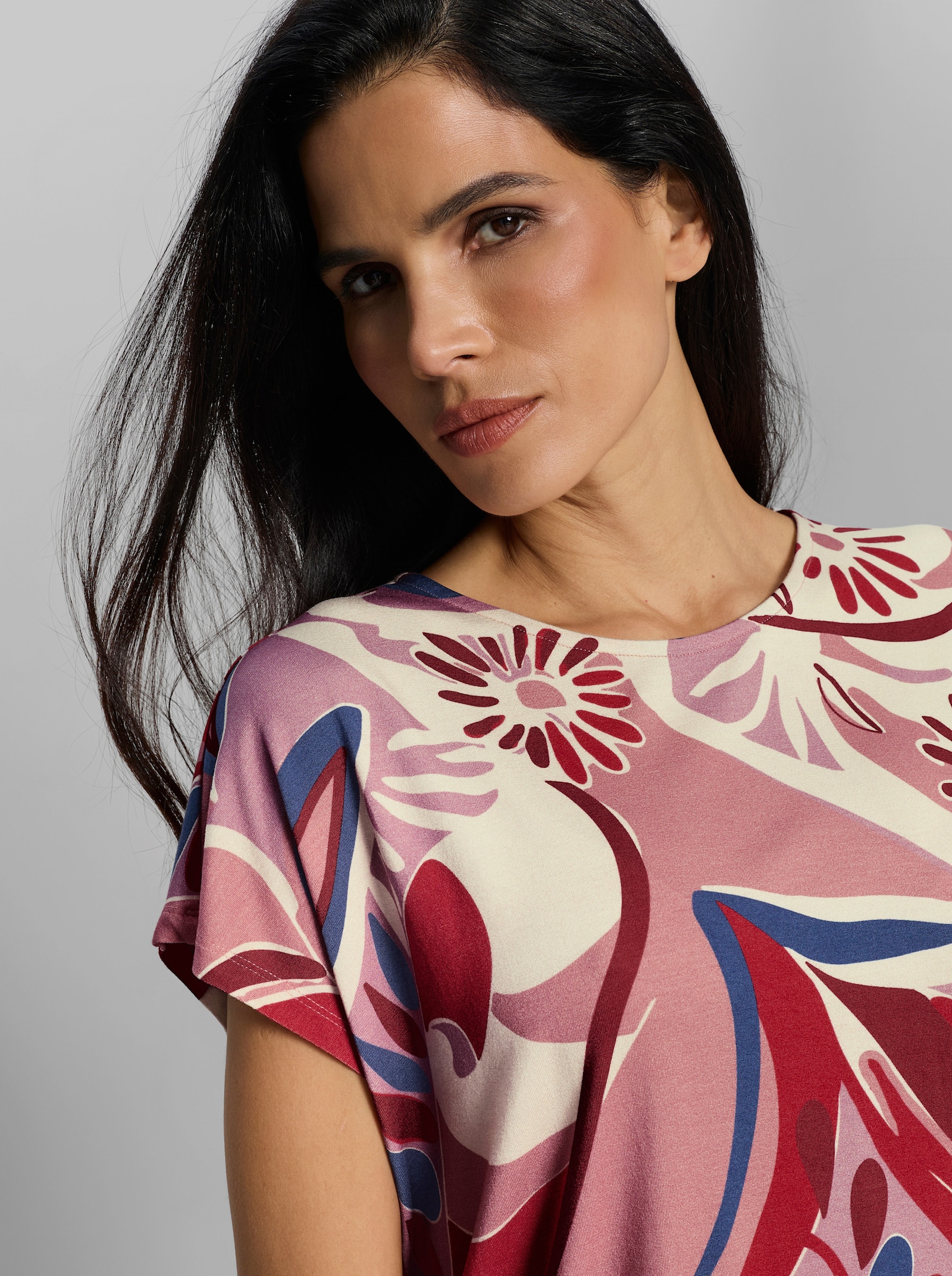 heine Kurzarmshirt im modischen Blumenmuster - rosenquarz-rot-bedruckt
