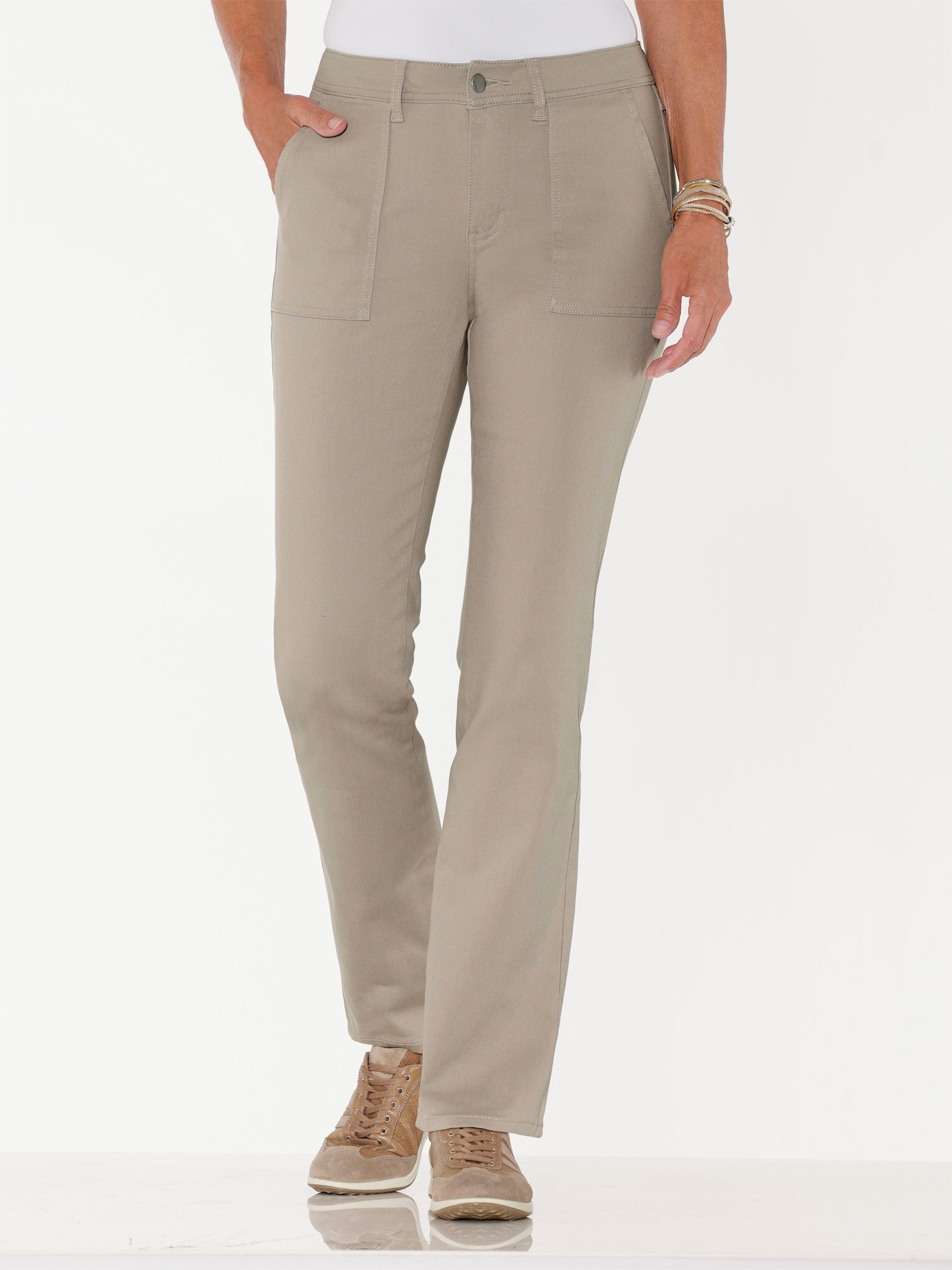 Jeans mit aufgesetzten Taschen - sesam