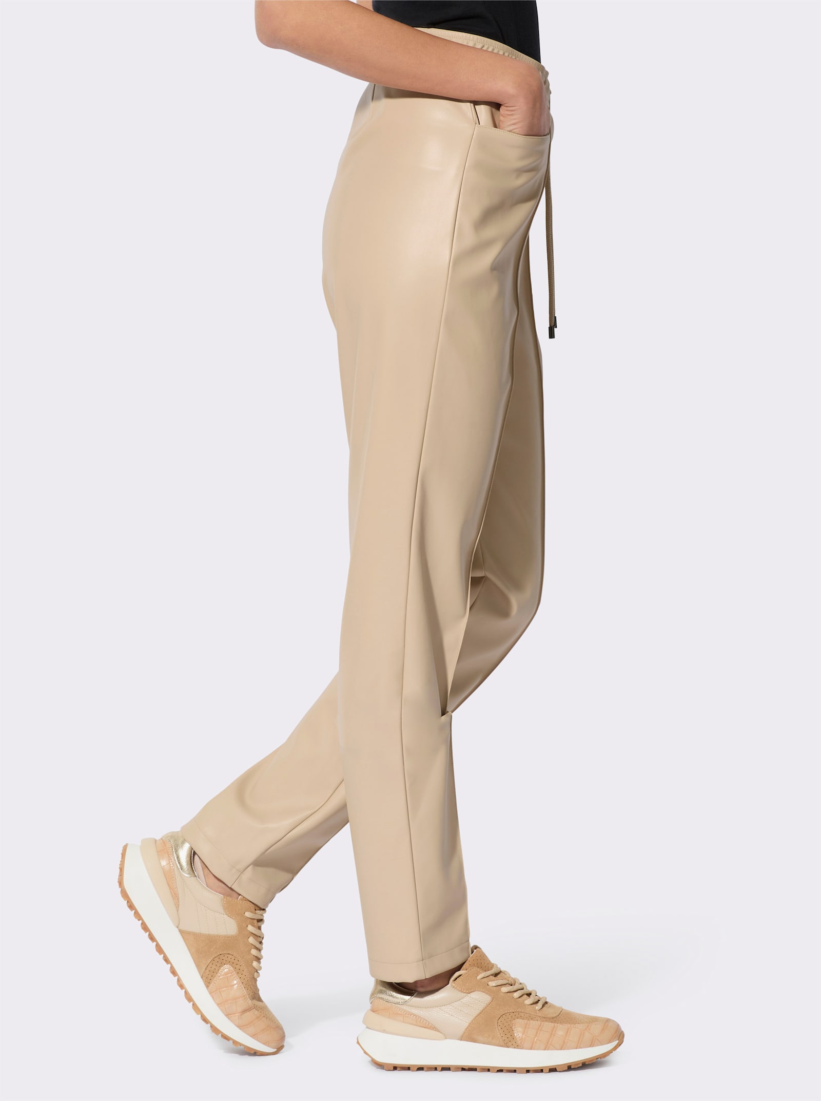 Lederimitathose mit streckender Biese - beige