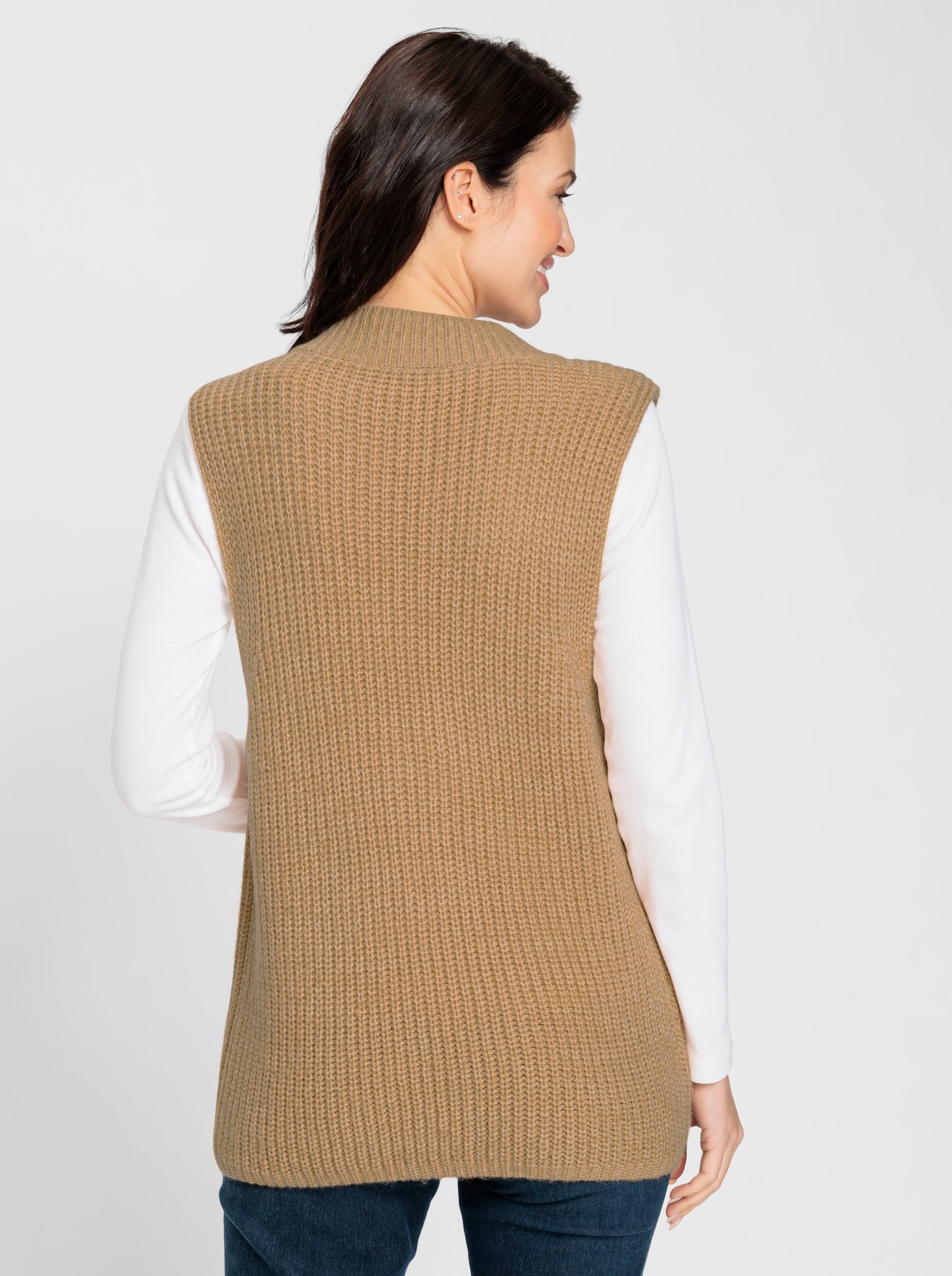 Mouwloos vest met knopen in houtlook - camel