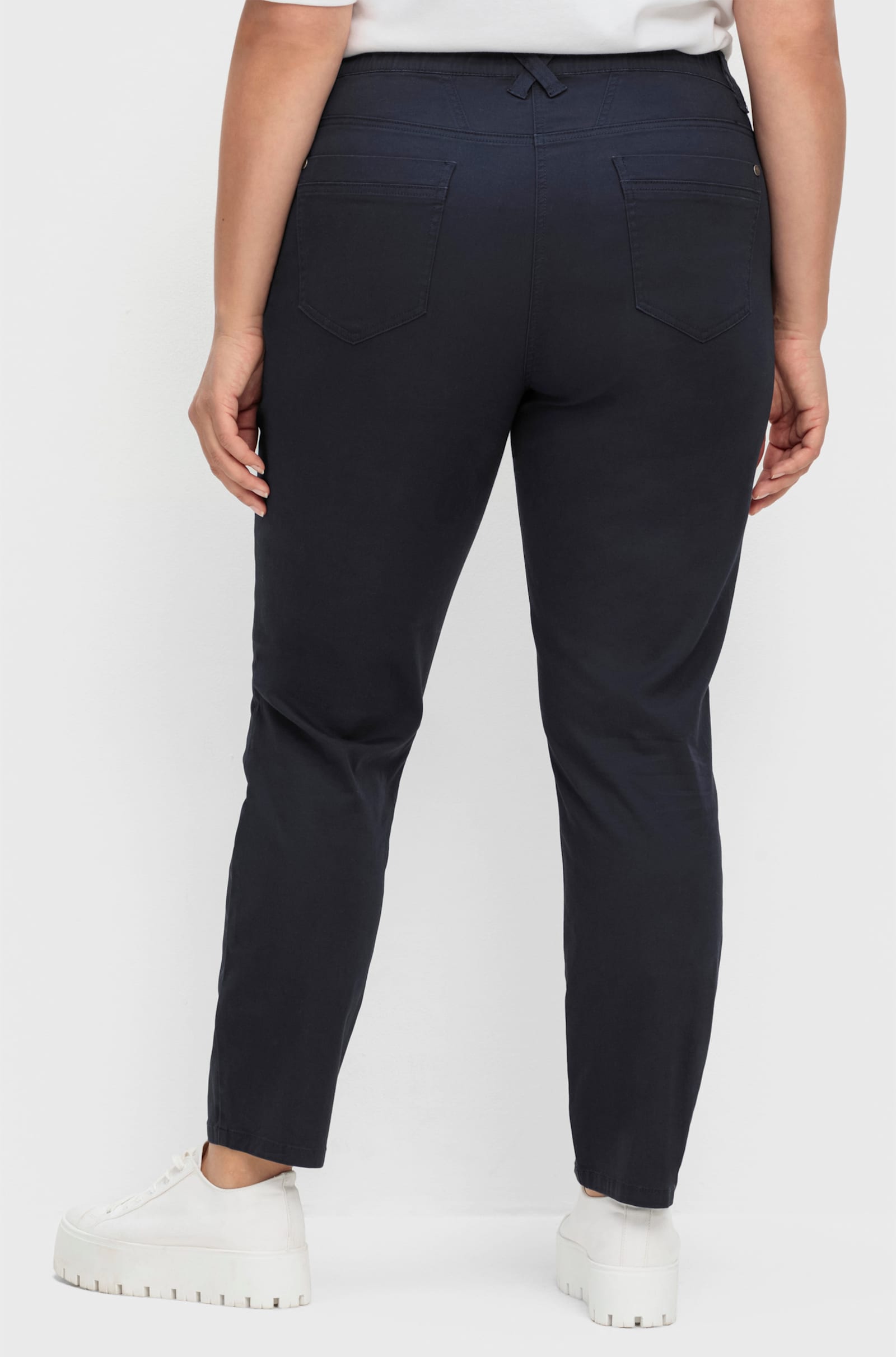 sheego 5-Pocket-Hose mit extra-weiten Oberschenkeln - tiefblau