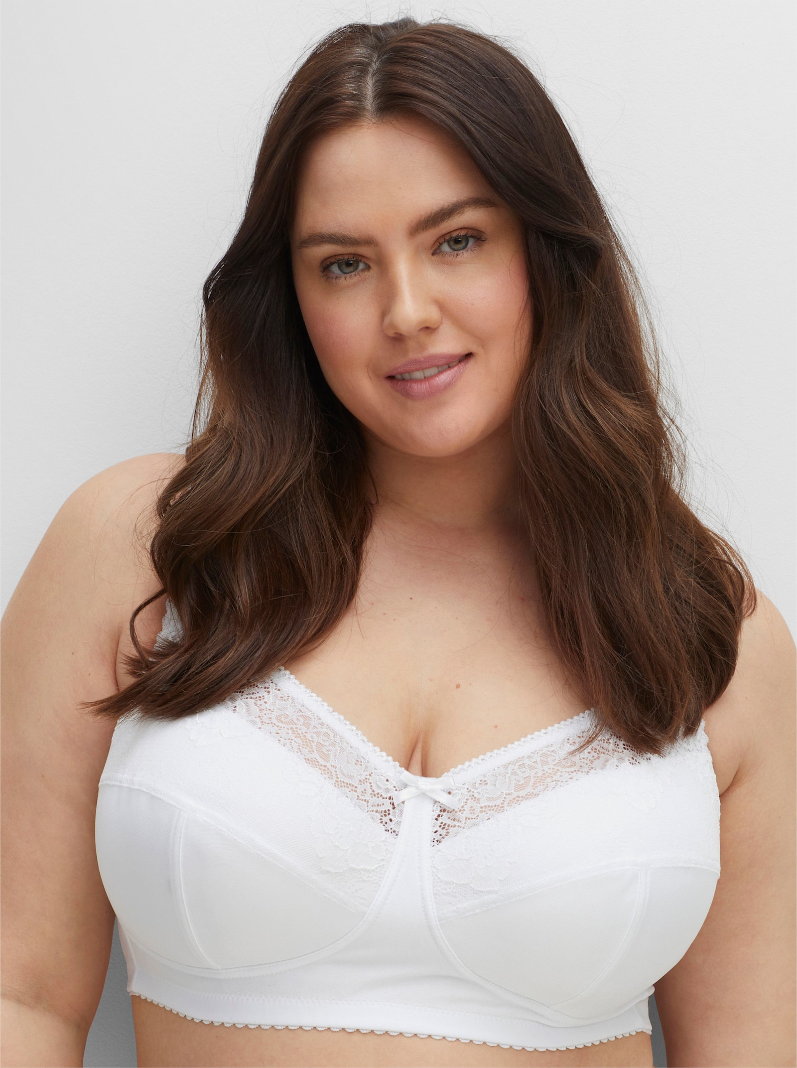 sheego Entlastungs-BH ohne Bügel mit breiten Trägern - weiß