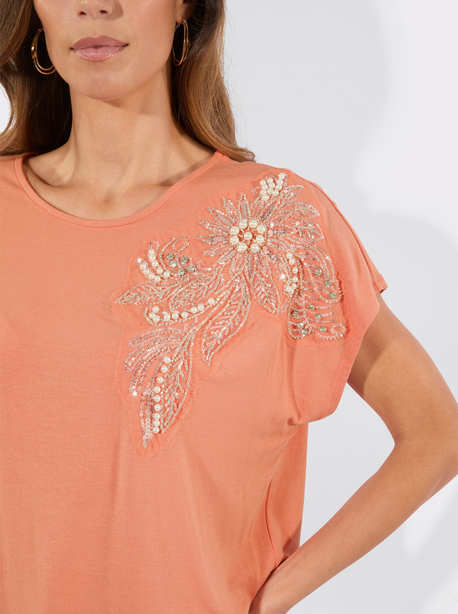 Rundhalsshirt mit Zierperlen und Pailletten - papaya