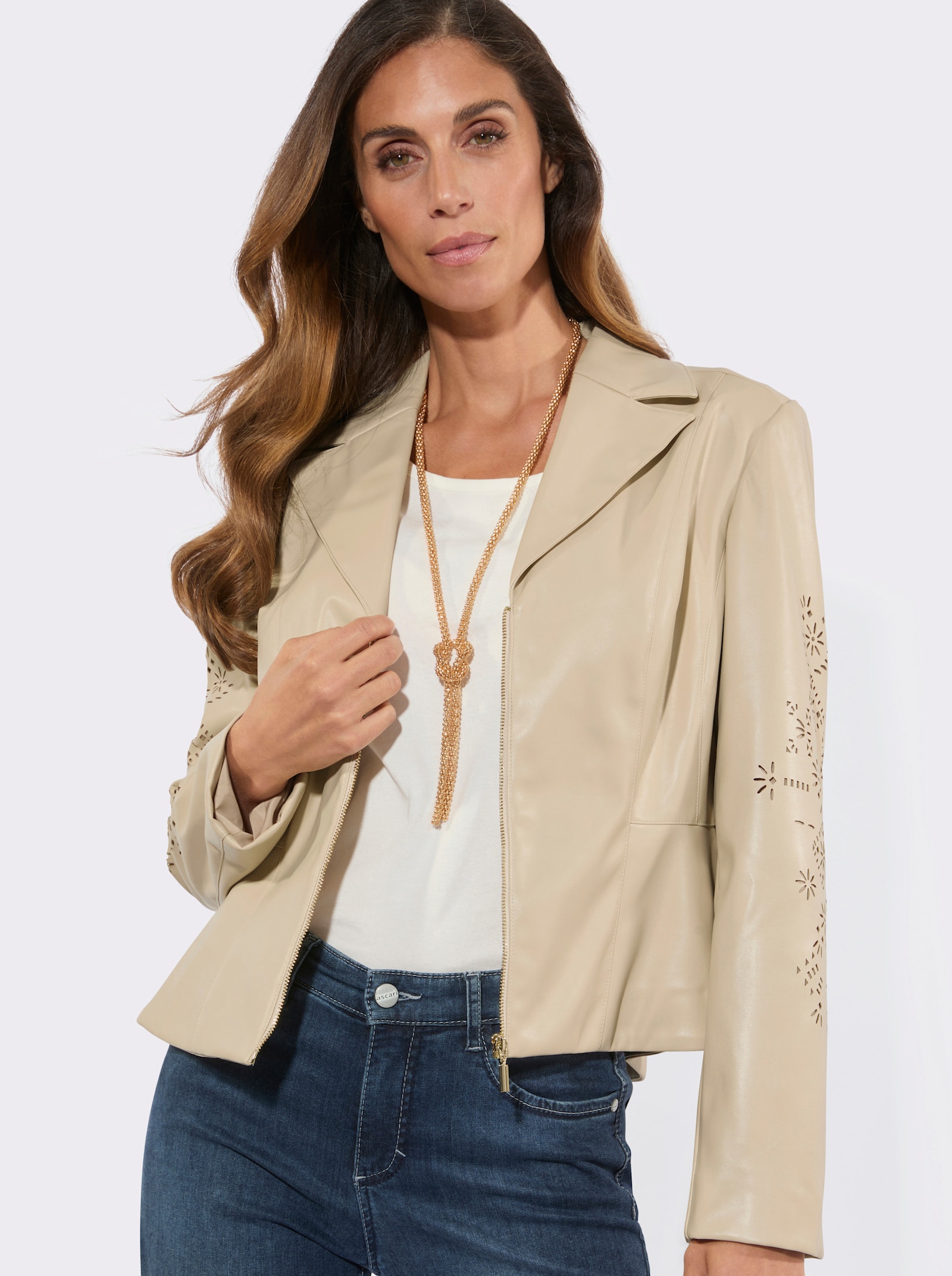Lederimitat-Blazer mit schmeichelndem Schößchen - sand