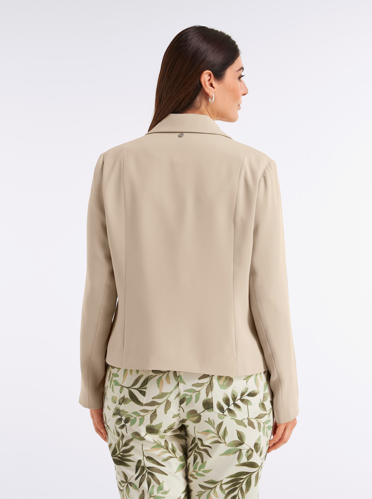 sheego Kurzblazer mit Knopfverschluss - beige