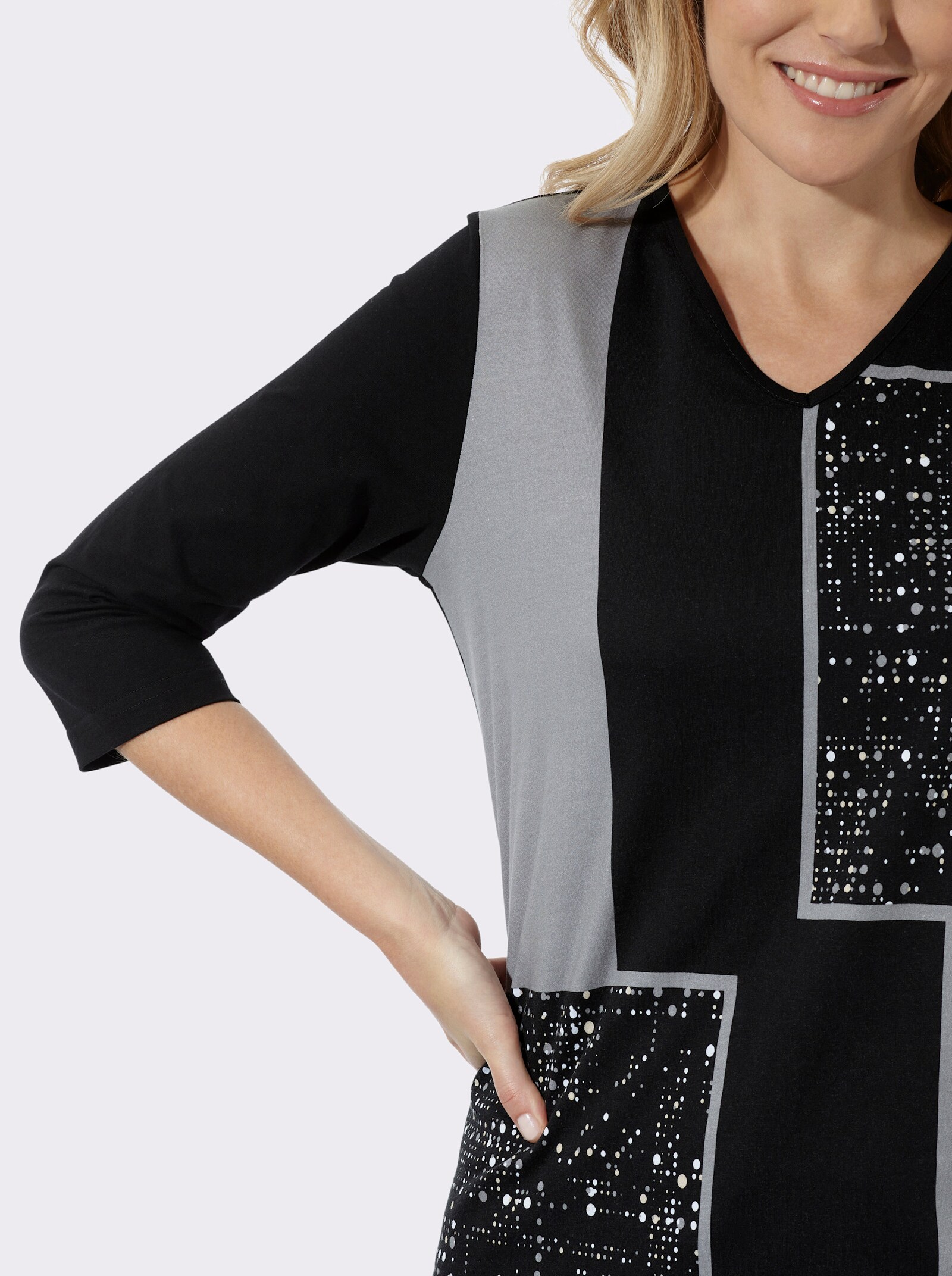 Longshirt mit platziertem Druckmuster - schwarz-grau