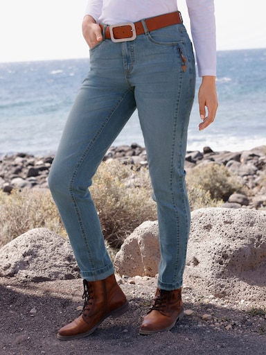 Jeans in modischer Waschung - blue-bleached