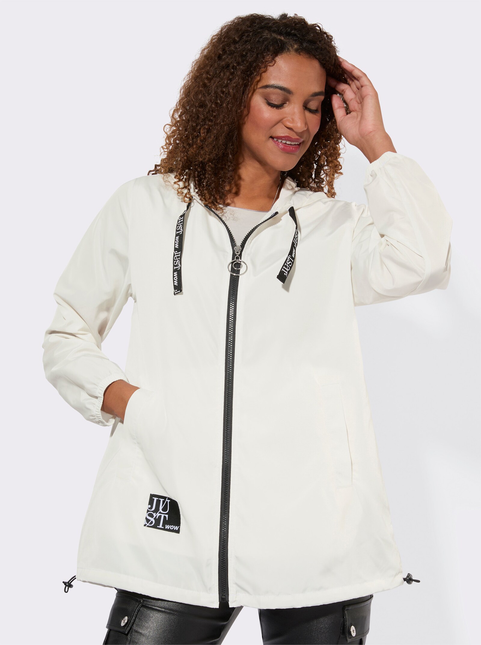 Kapuzenjacke mit Schriftzug im Comic-Stil - ecru