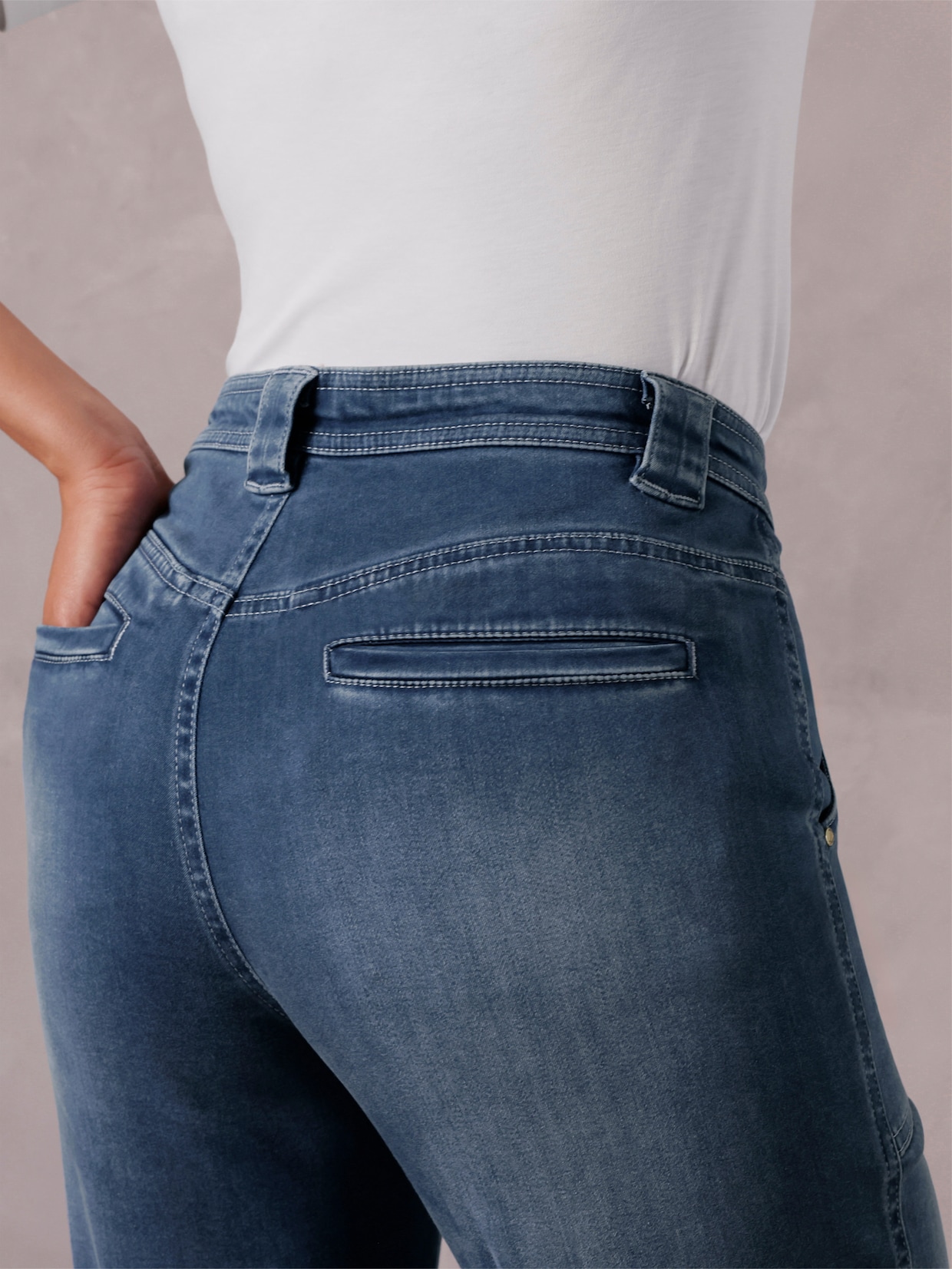 CREATION L PREMIUM Schlagjeans mit leichter Waschung - blue-bleached