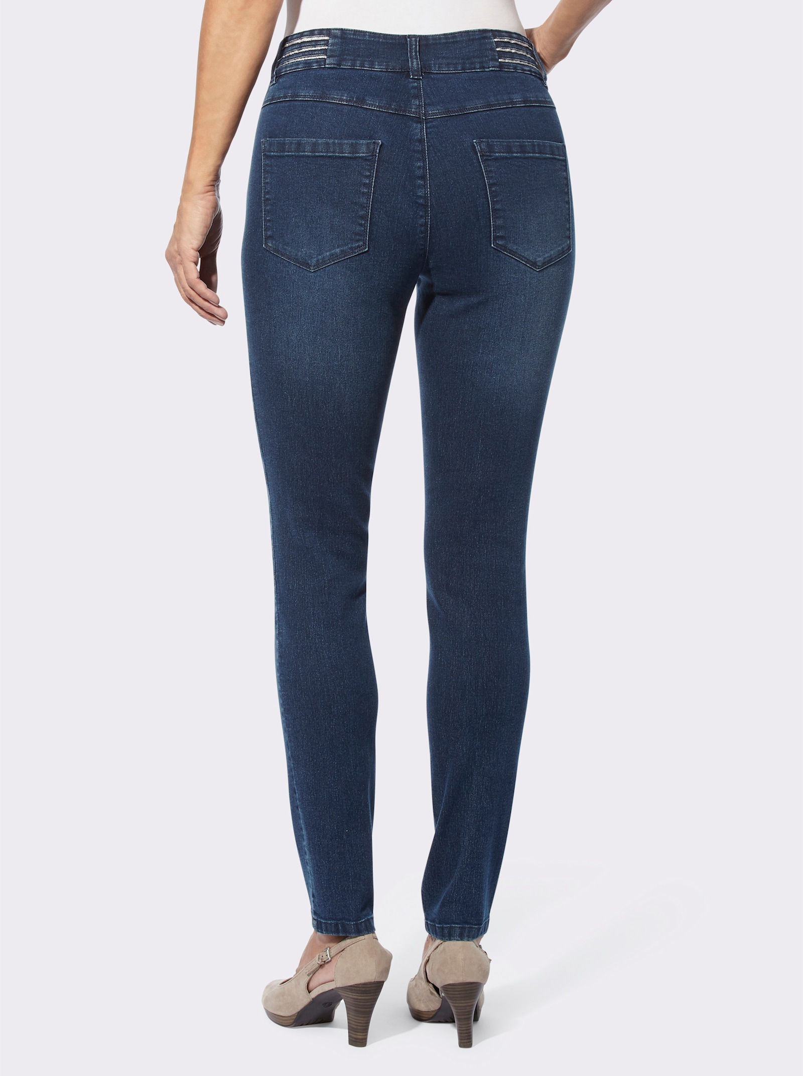 Džínsy s dekoratívnym pásom - vyšúchaná modrá