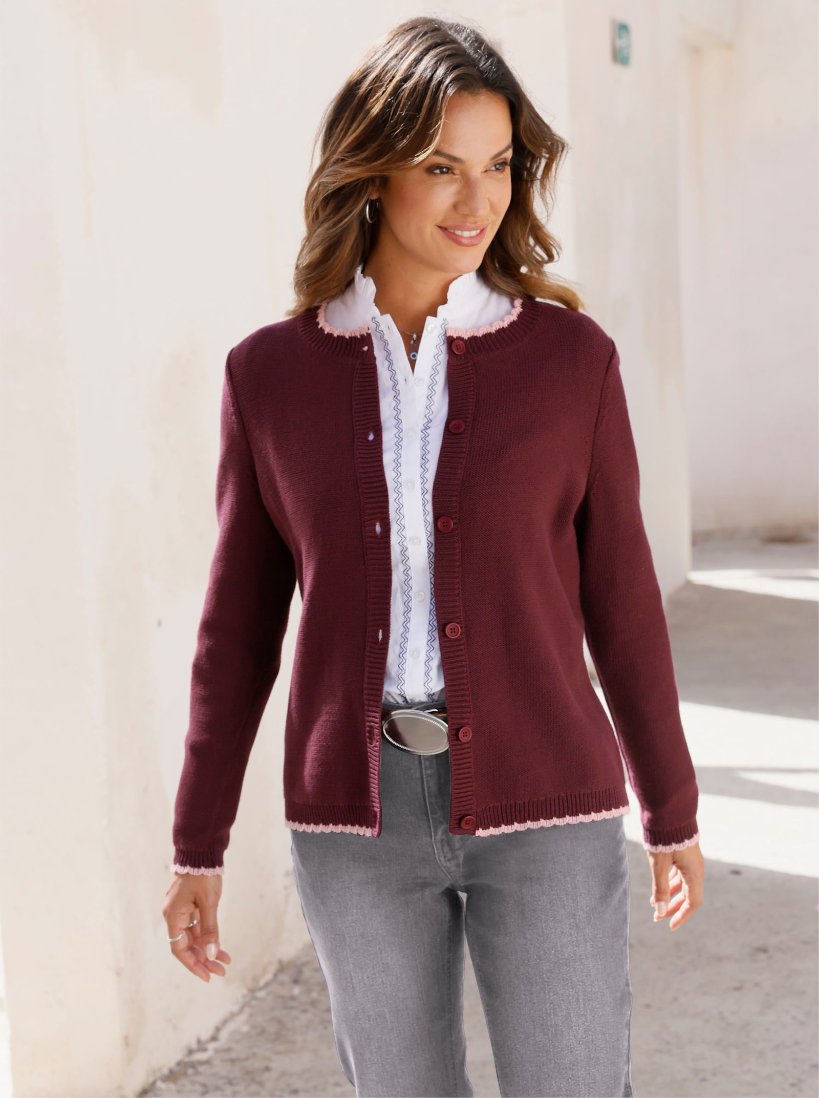 Strickjacke mit Muschelkante - burgund