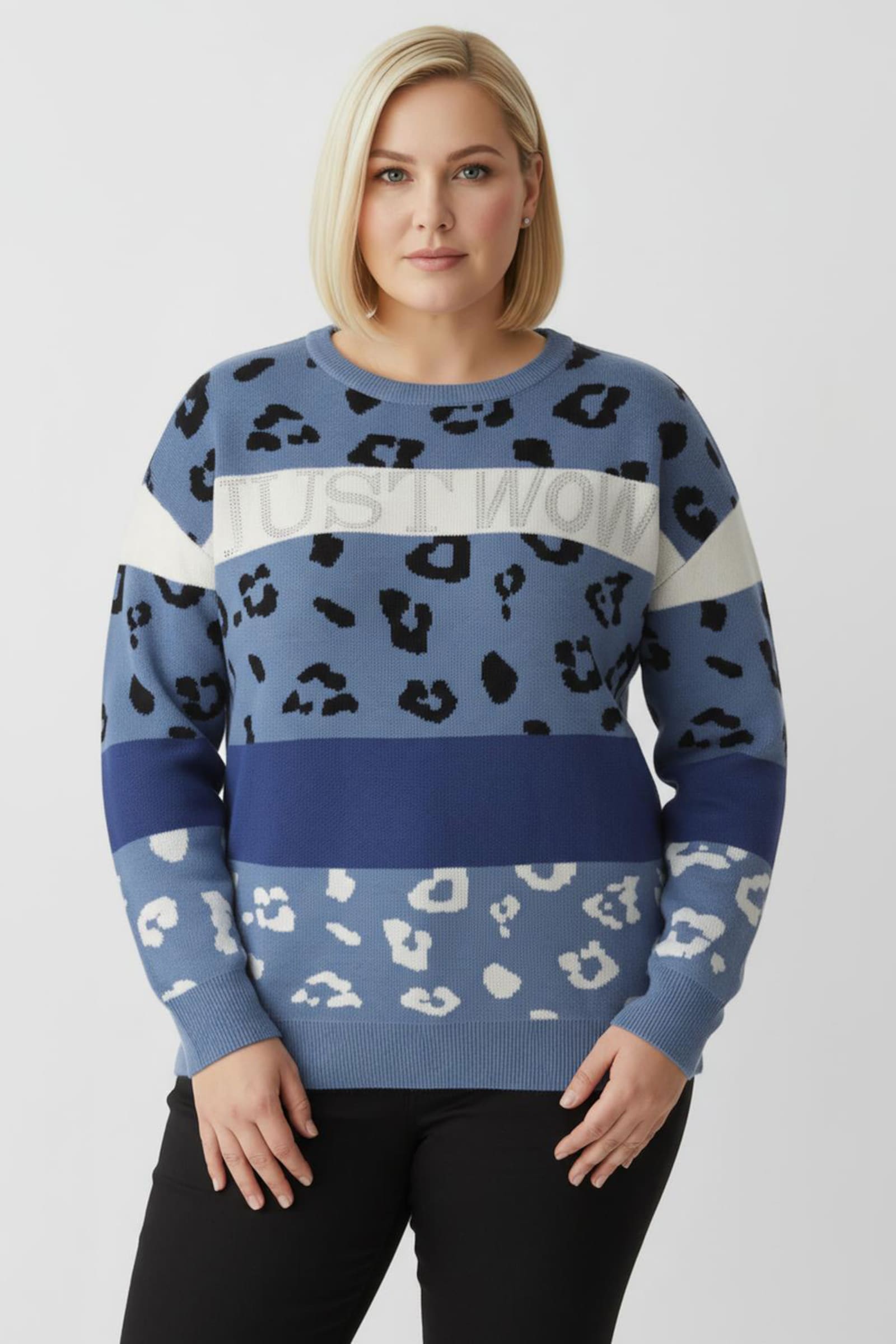 Pullover mit Glitzersteinchen-Schriftzug - mittelblau-royalblau-gemustert