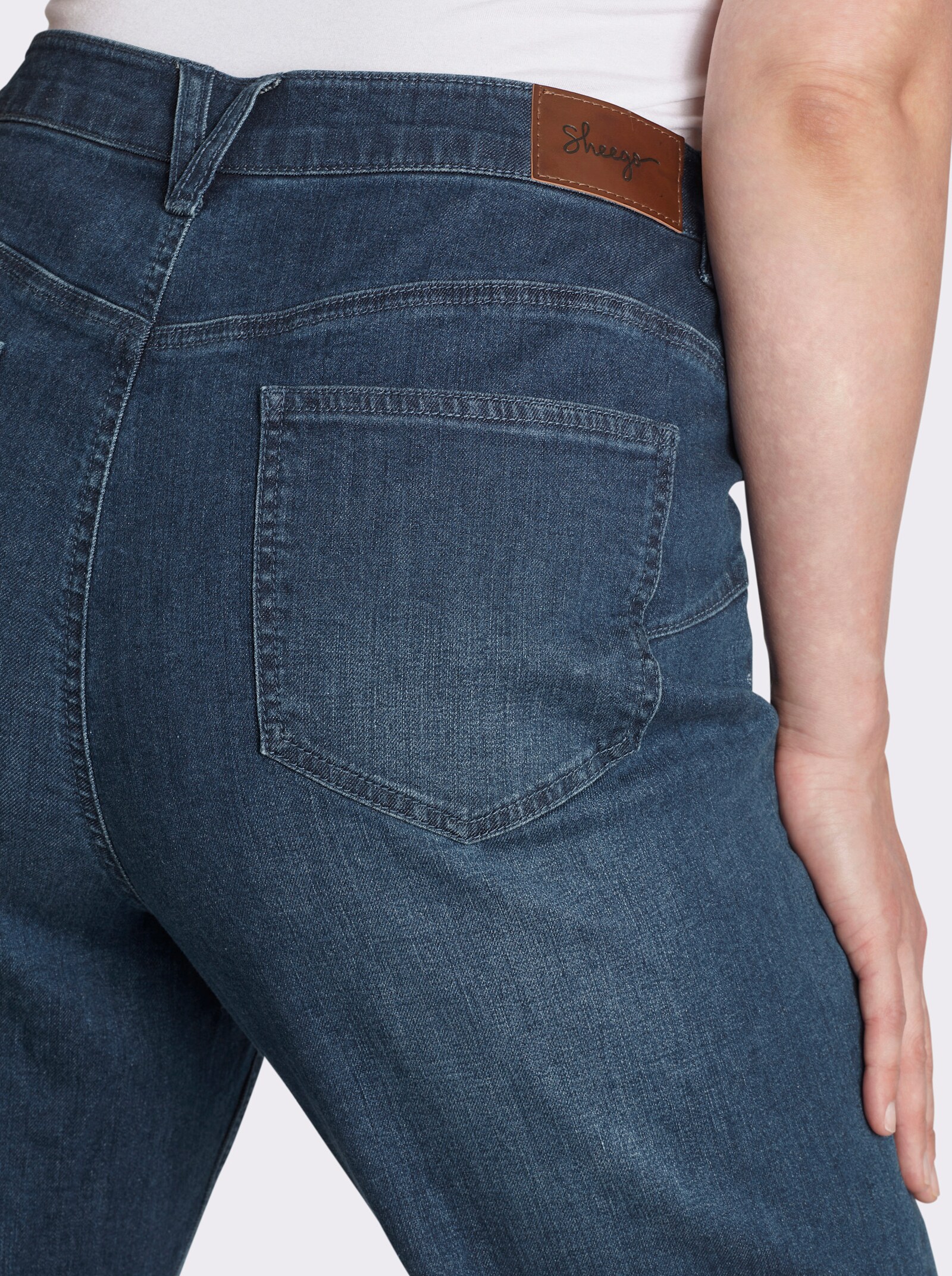 sheego Jeans mit weitem Oberschenkel, im Barrel-Leg - blue-stone-washed