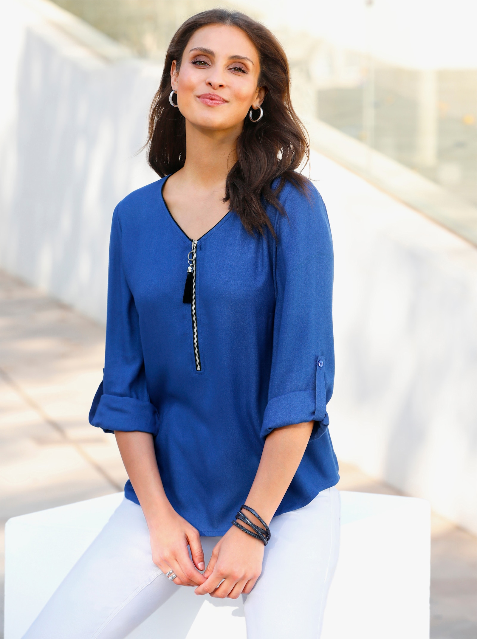 Schlupfbluse mit Krempelärmel - royalblau