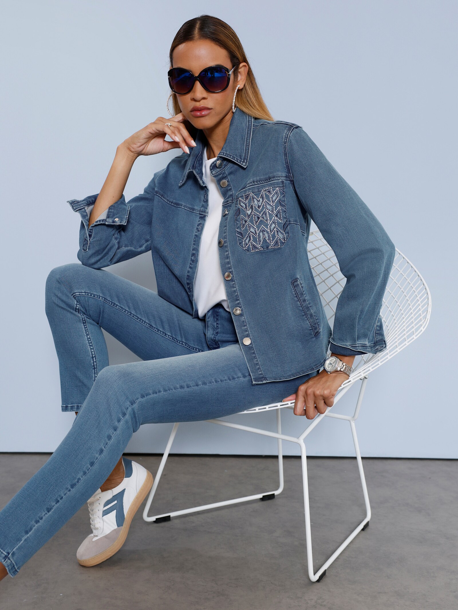 Jeansbluse mit Cut-outs - blue-bleached