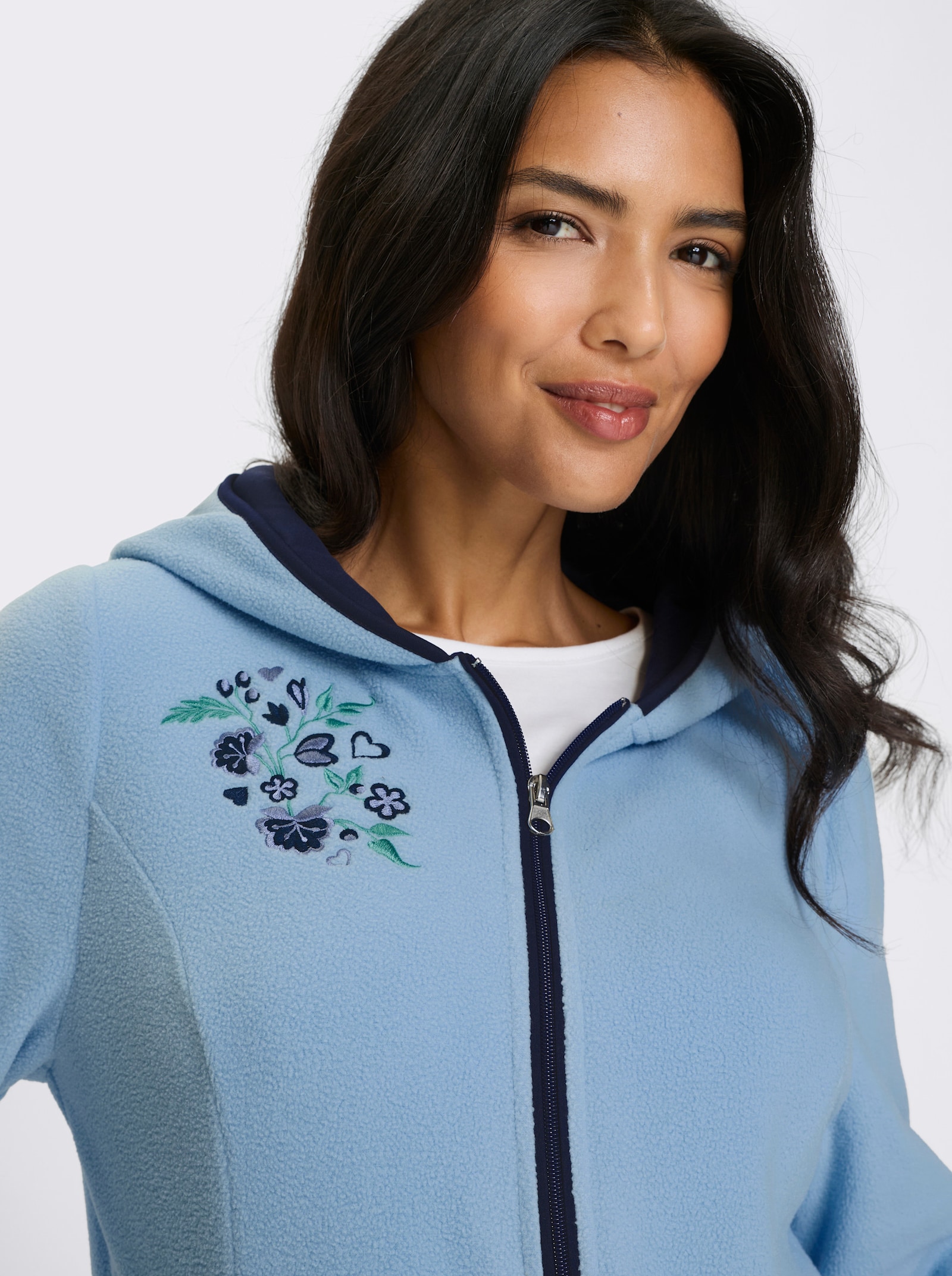 Fleecová bunda s krojovou výšivkou - ledová modrá-námořnická