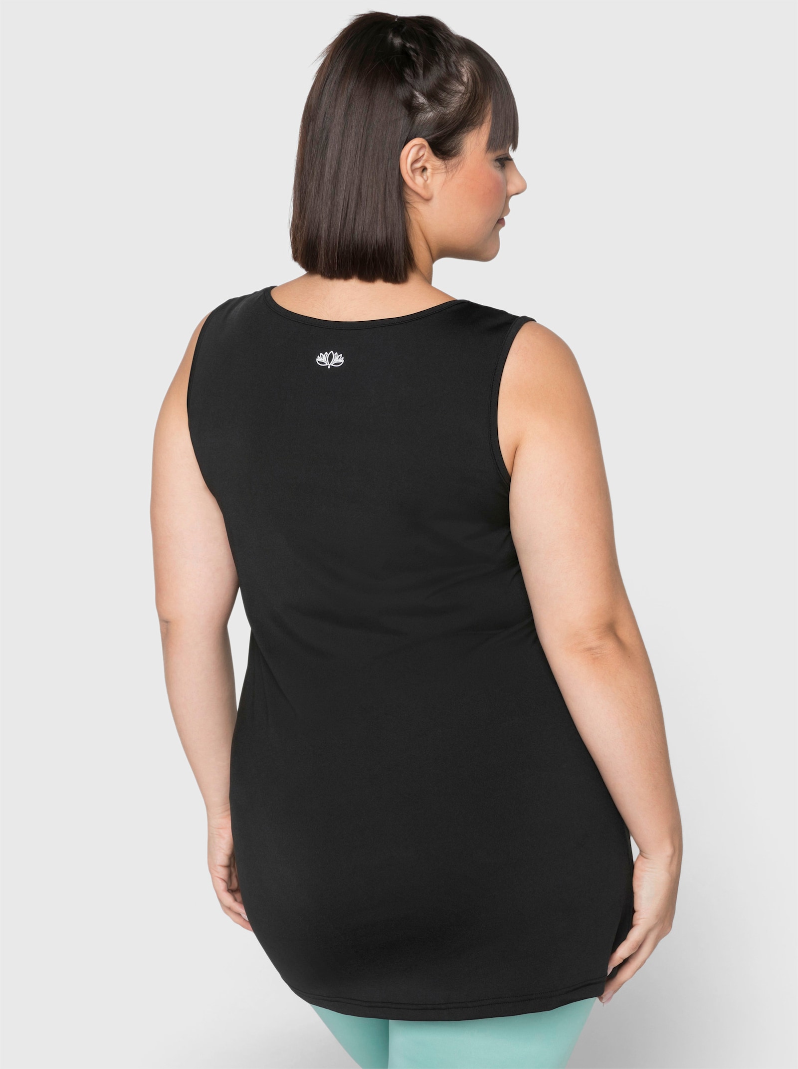 sheego Sporttop in smal model - zwart