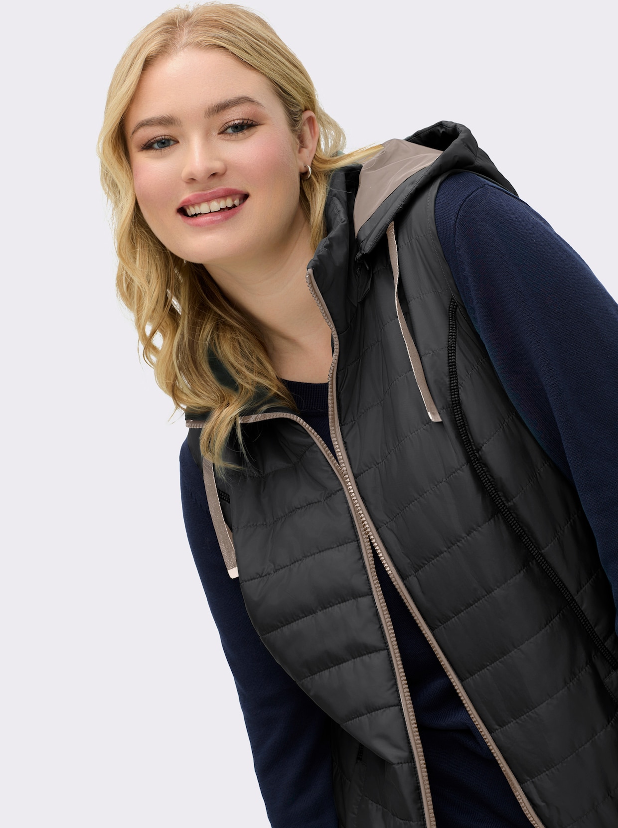 Longweste mit abnehmbarer Kapuze - schwarz