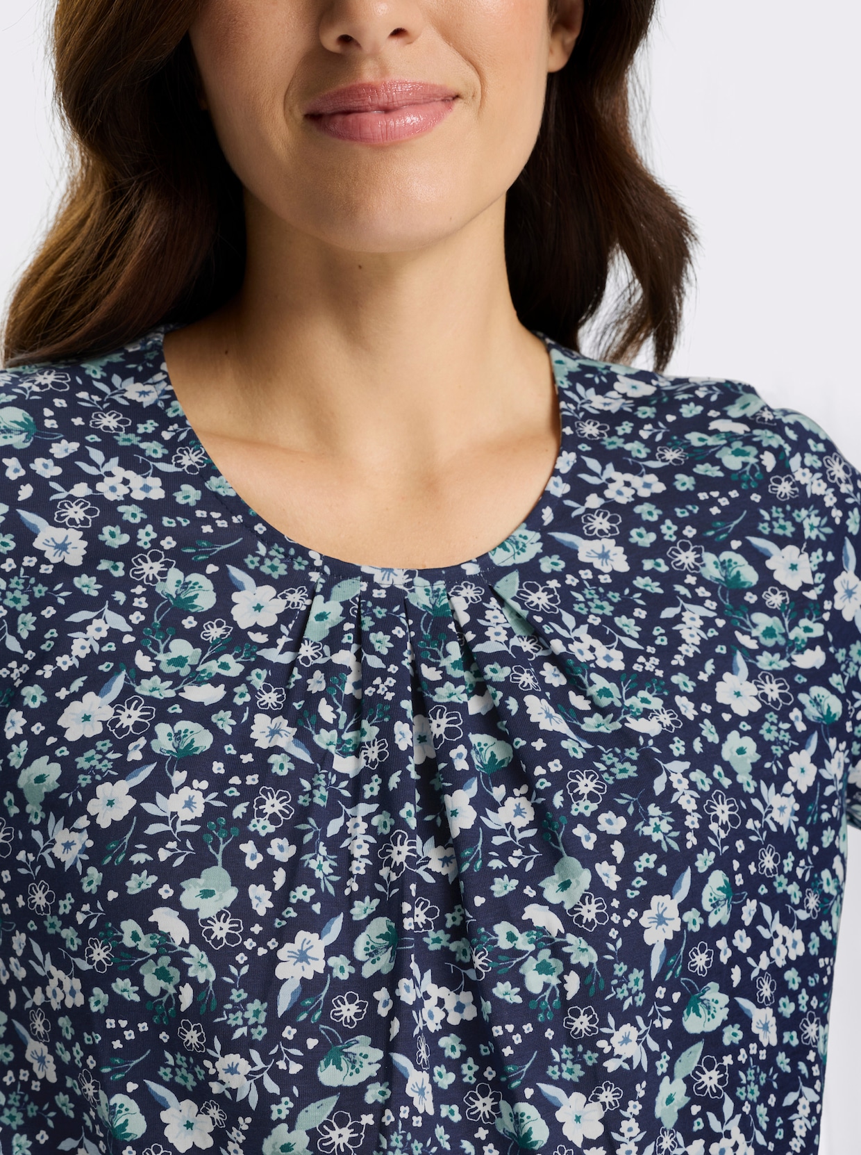 Kurzarmshirt mit floralem Allover-Druck - marine-jade-bedruckt