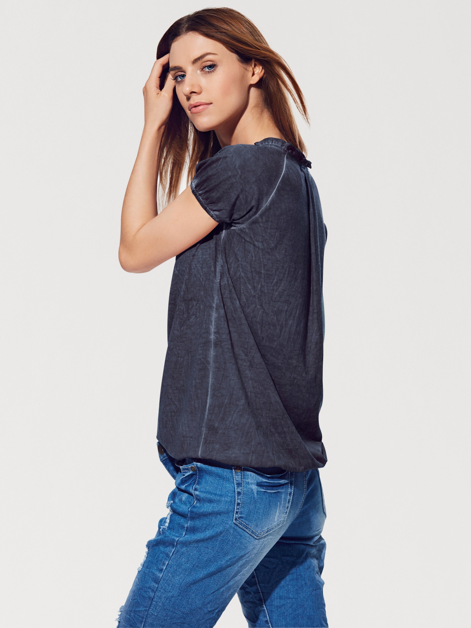 heine V-Shirt mit gesmoktem Ausschnitt - blau