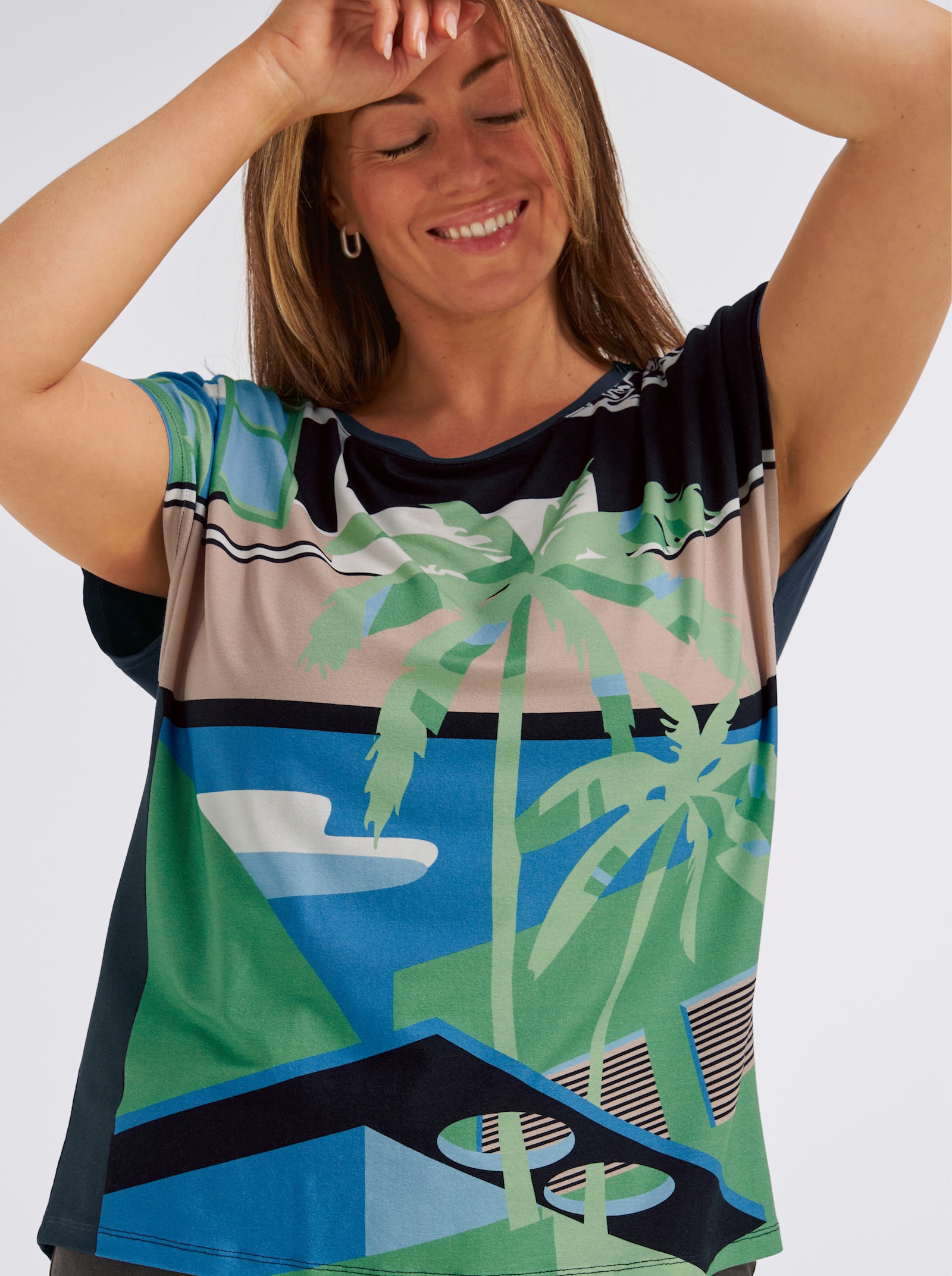 Kurzarmshirt hinten länger geschnitten - marine-apfel-bedruckt