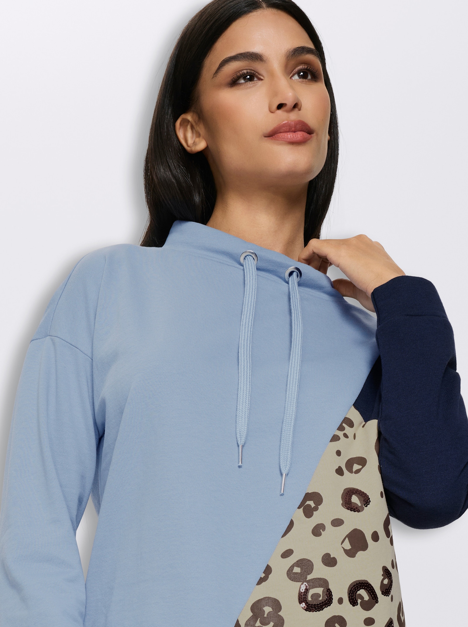 heine Sweatshirt mit Leo-Details - bleu-camel-bedruckt