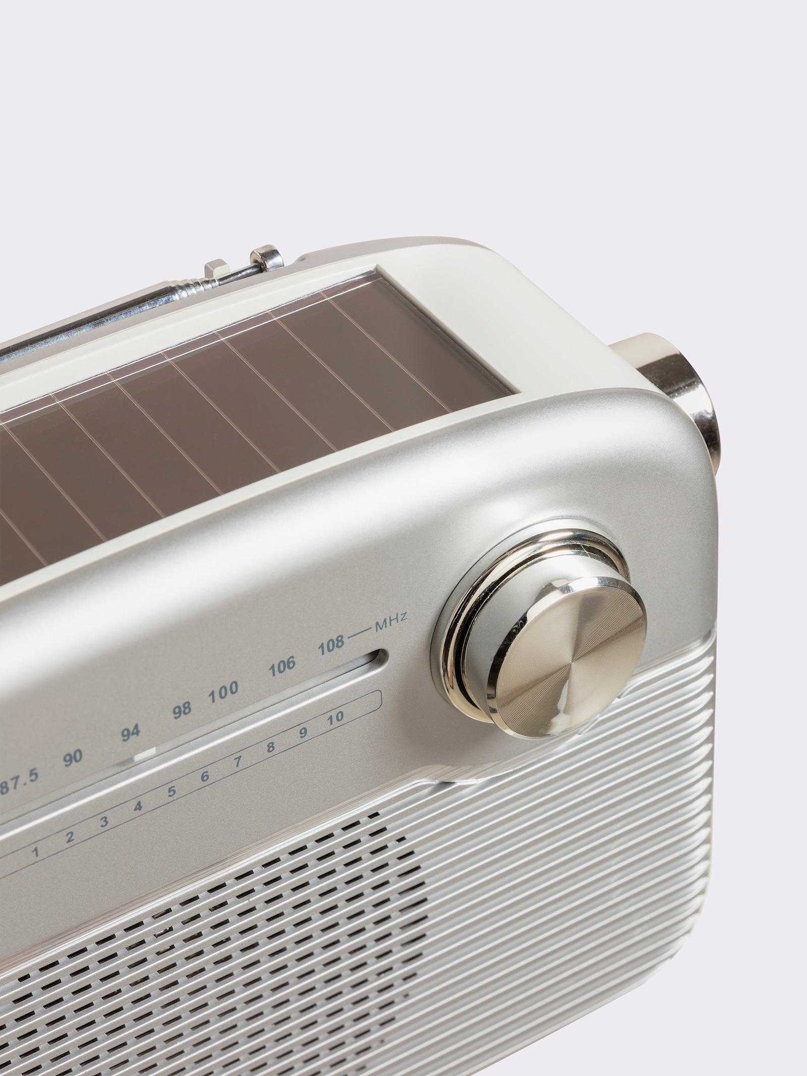 soundmaster Radio mit Solarpanel - silberfarben