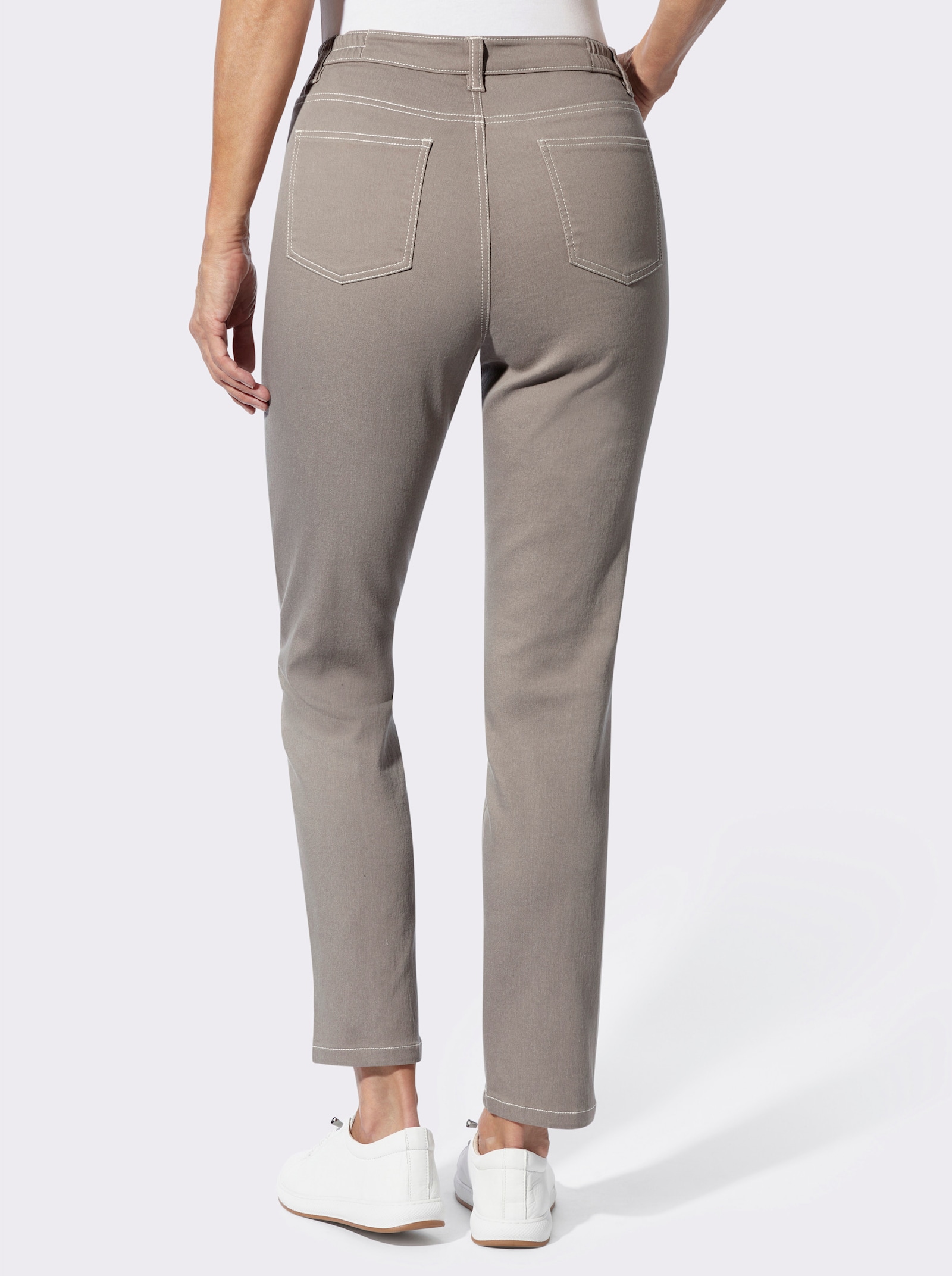Jeans in schmaler Form - taupe